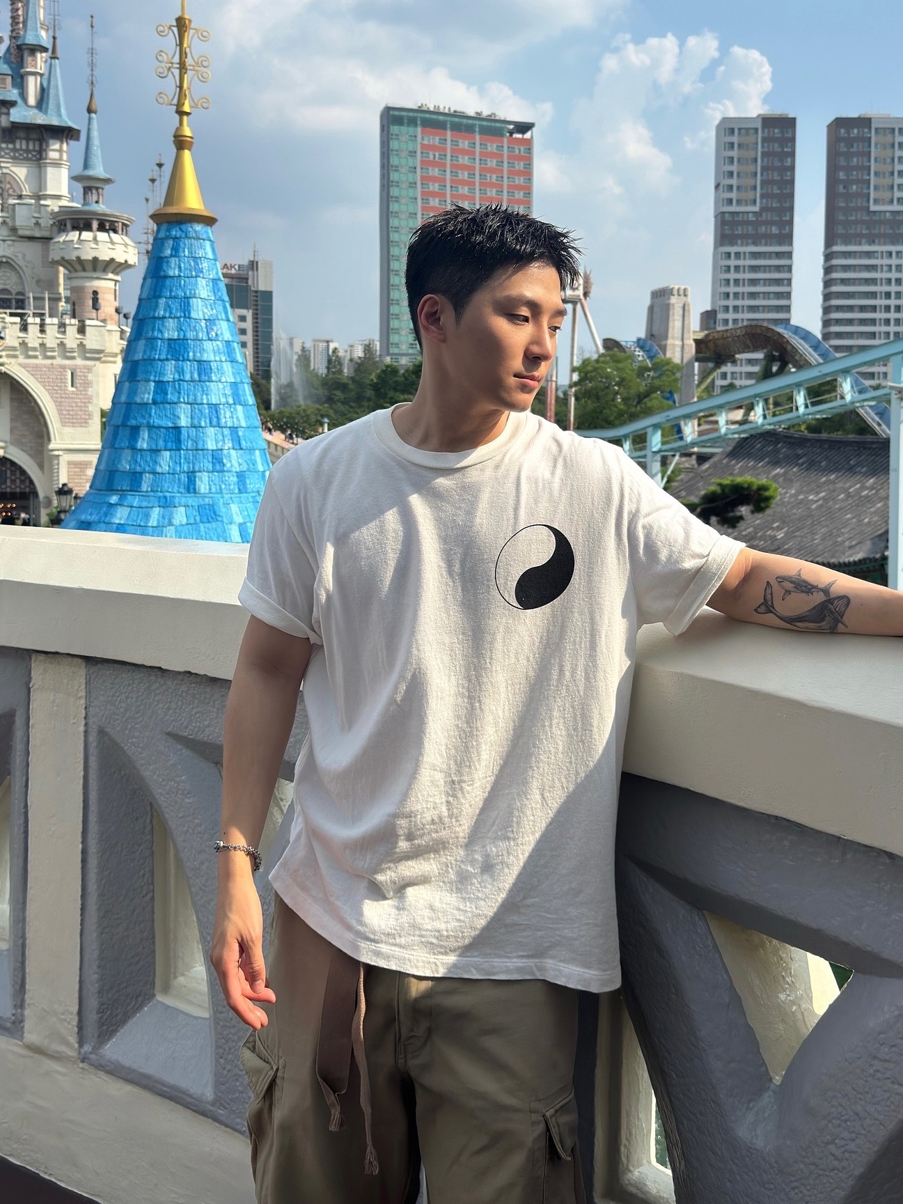 Our Legacy Work Shop Box T-Shirt Yin Yang White 착용 스타일 - 1