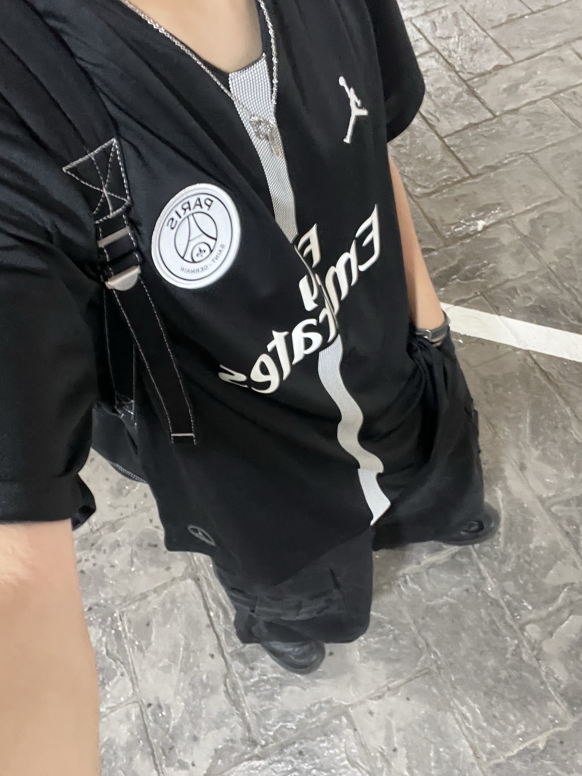 Nonnod Side Cargo Shorts Vintage Black, Nike x Supreme Air Force 1 Low Black 착용 스타일