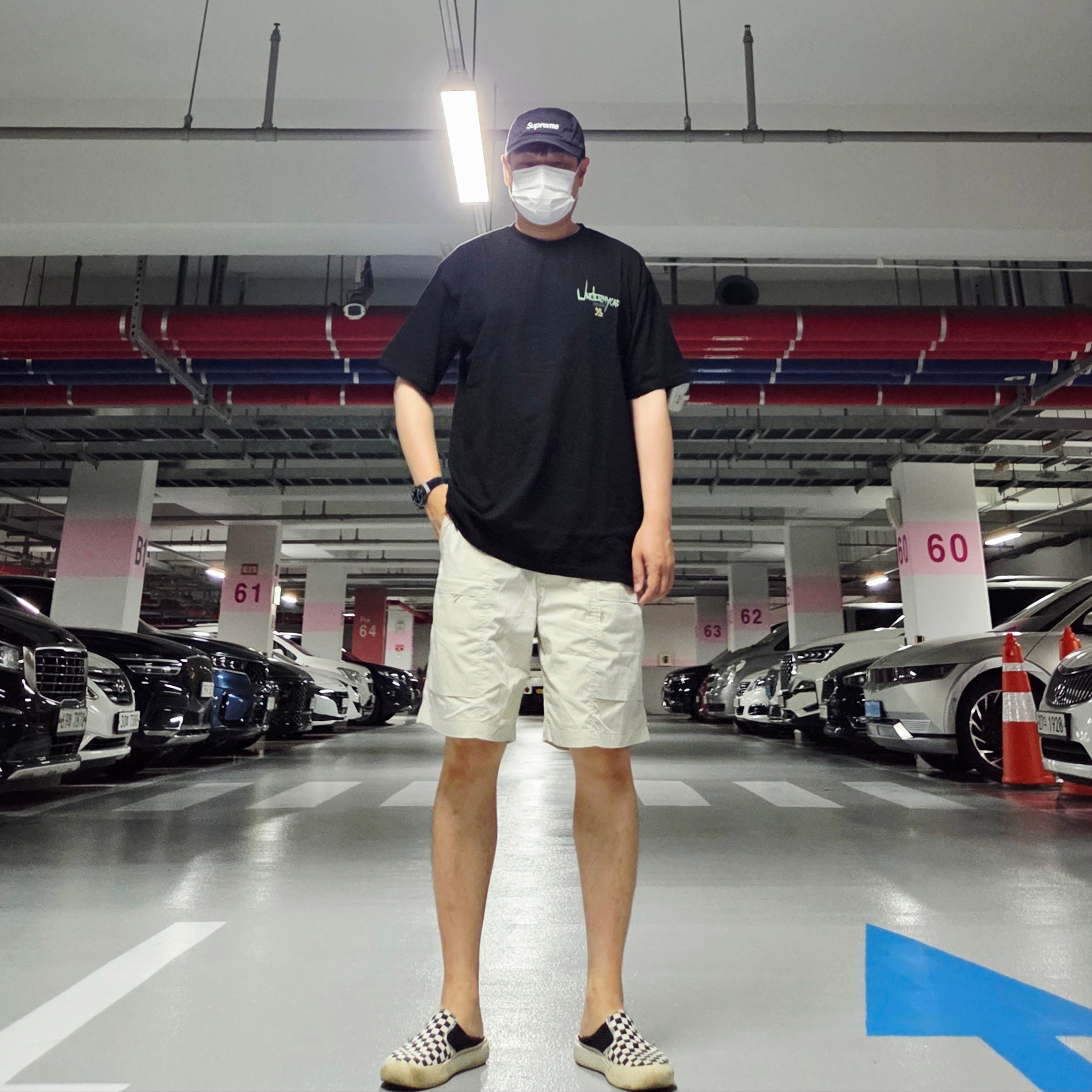 Supreme Washed Chino Twill Camp Cap Black, Vans Checkerboard Comfycush One Black 착용 스타일 - 2