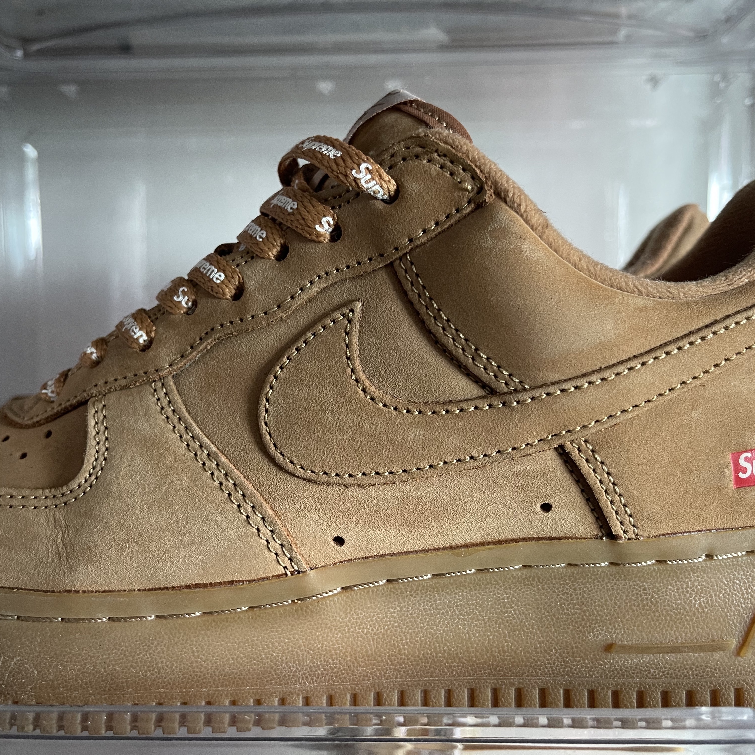 Nike x Supreme Air Force 1 Low Flax 착용 스타일
