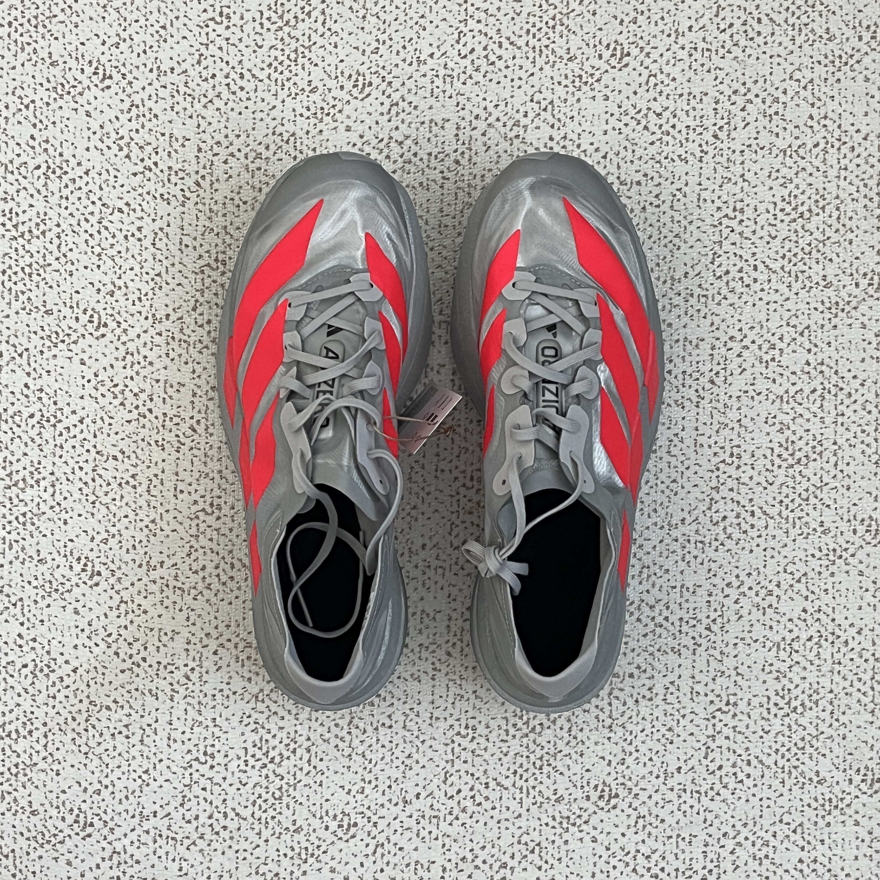 Adidas Adizero Adios Pro EVO 2 Silver Metallic Lucid Red 착용 스타일 - 2