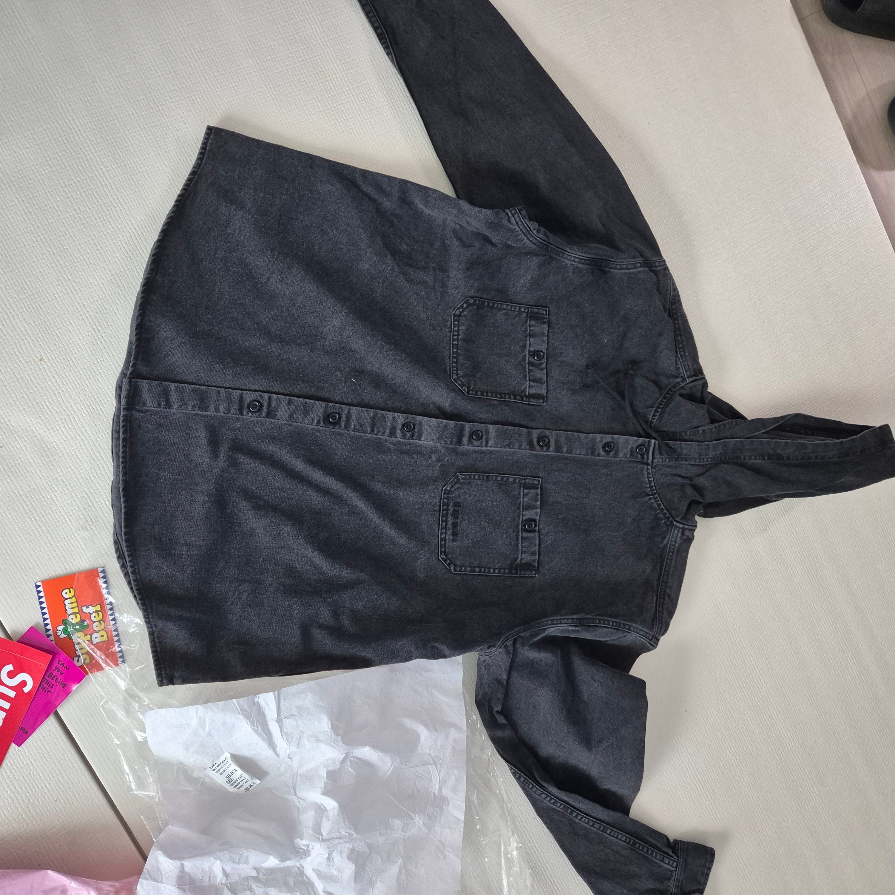 Supreme Hooded Denim Shirt Black - 25SS, Nike x Stussy Air Zoom Spiridon Cage 2 Fossil 착용 스타일 - 9