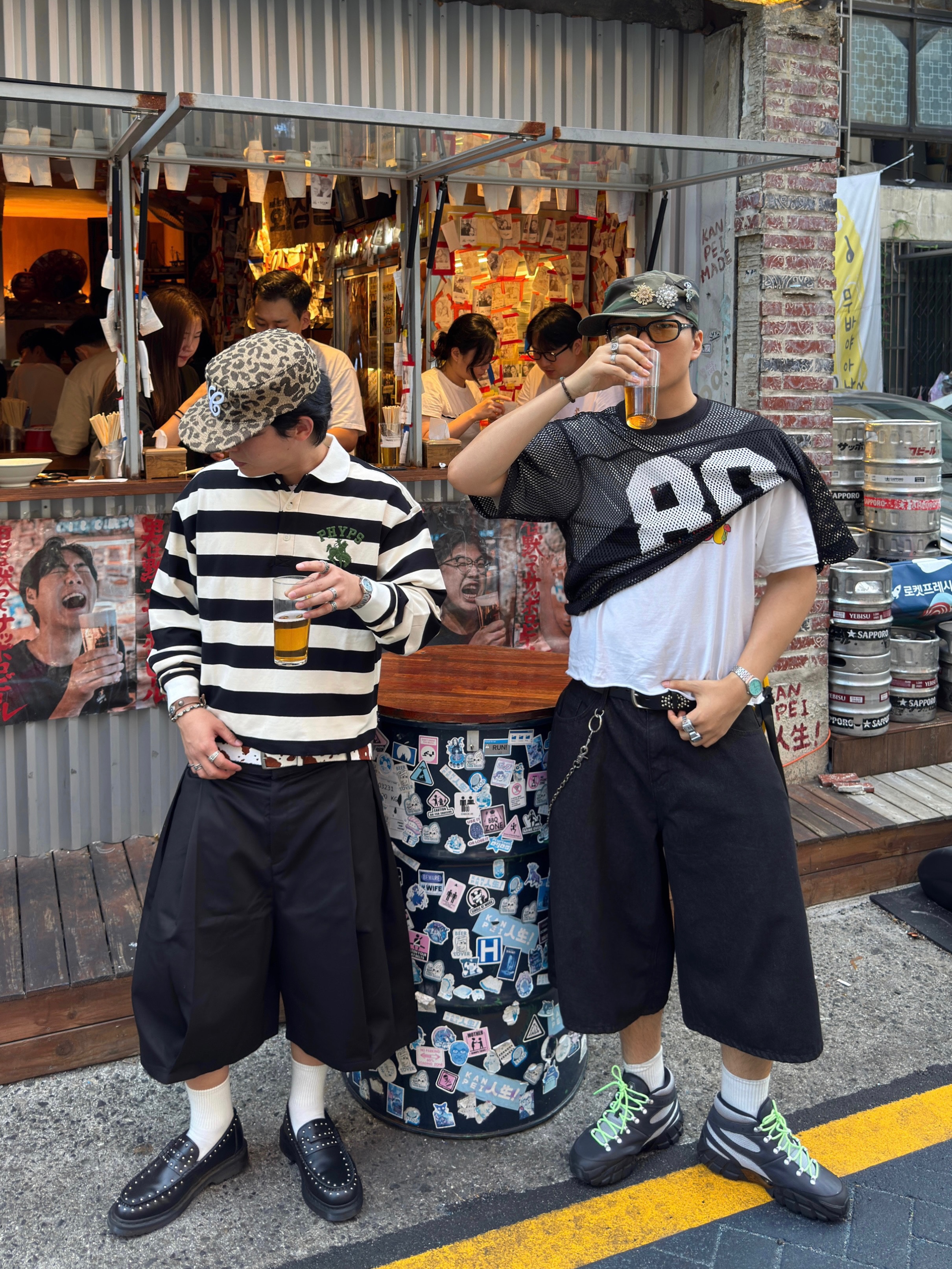Casio MTP-B145D-2A1V, Stussy Team Jersey 80 Black 착용 스타일 - 4