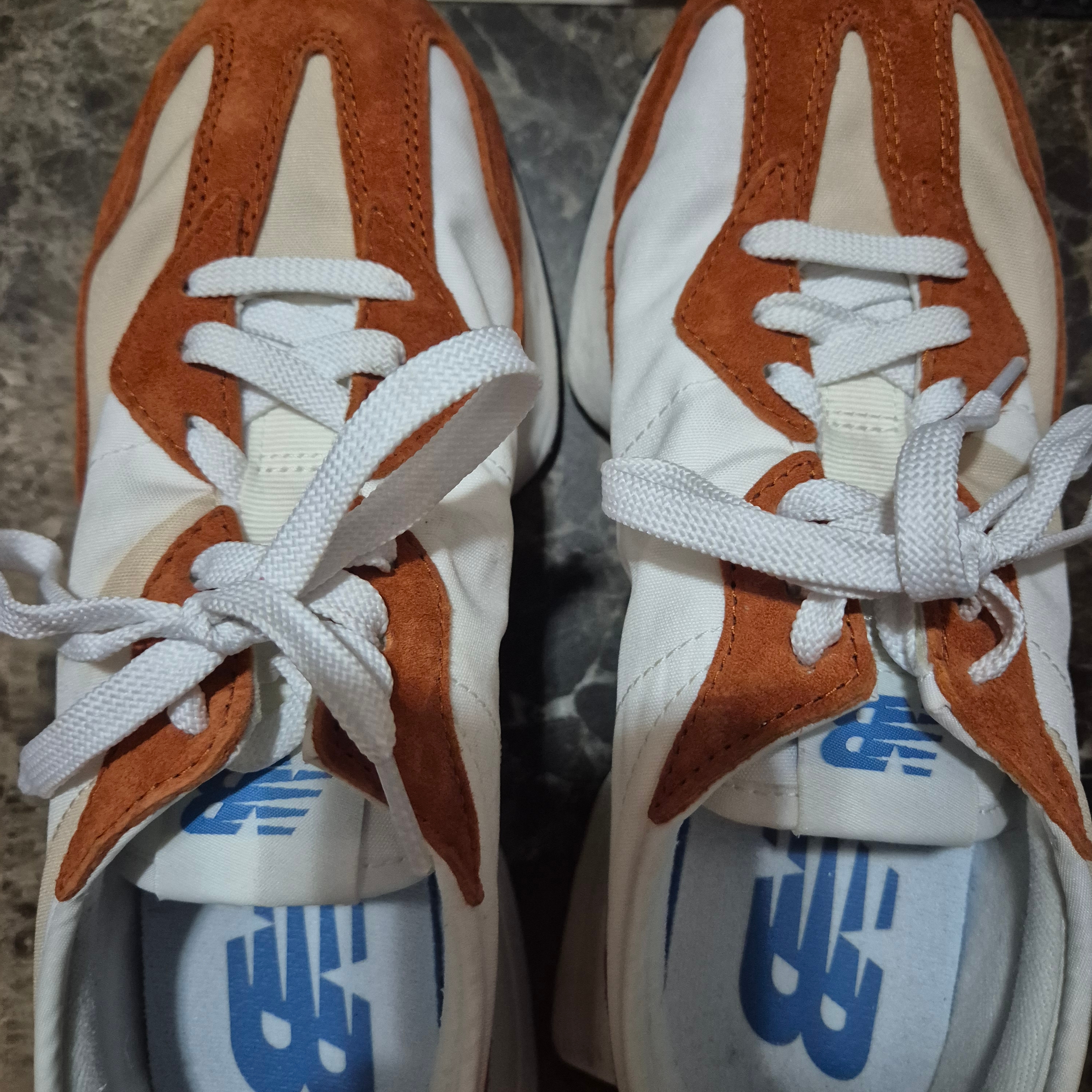 New Balance 327 Rust Oxide Orange 착용 스타일