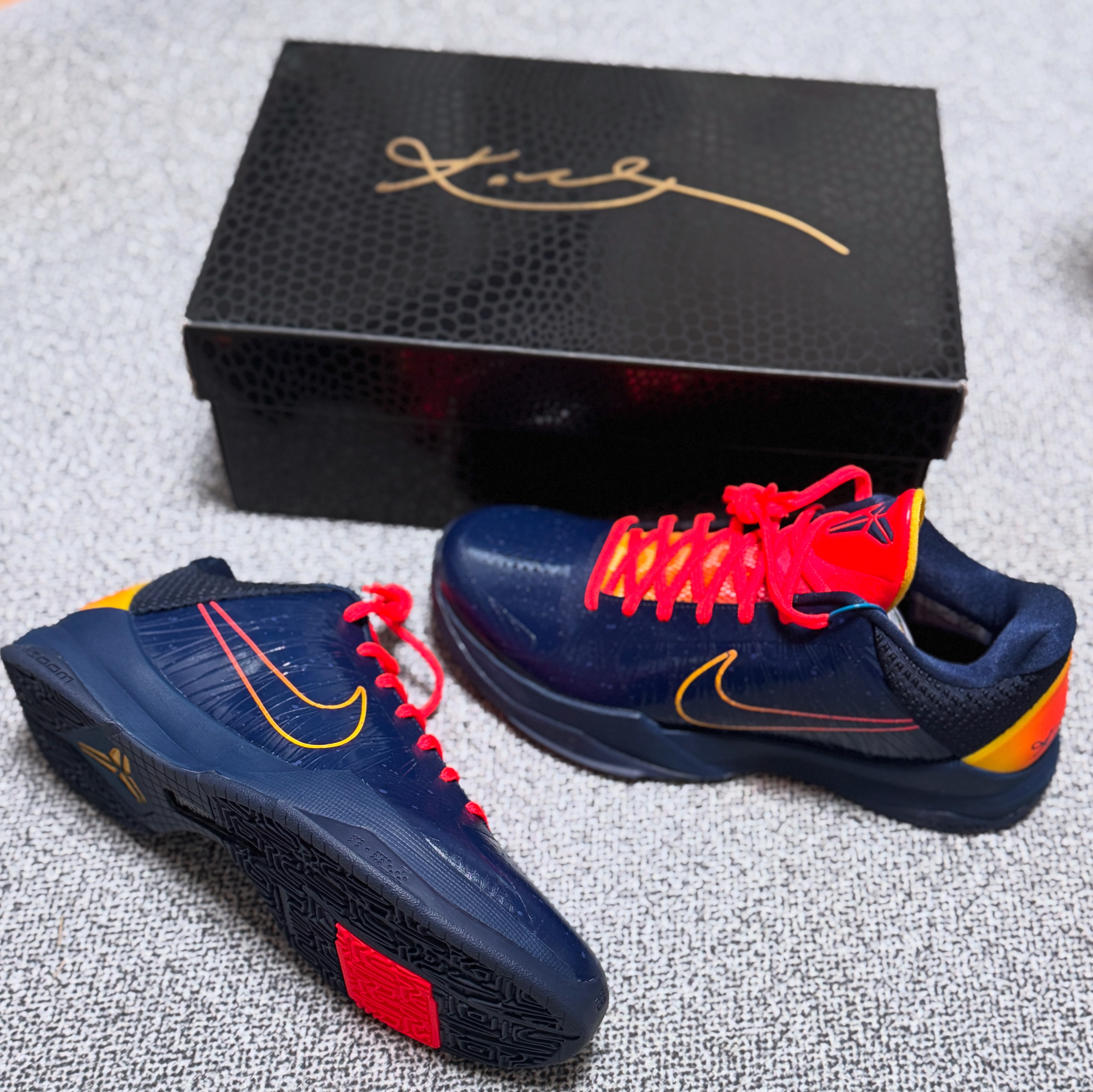Nike Kobe 5 Protro Midnight Navy Bright Crimson 착용 스타일