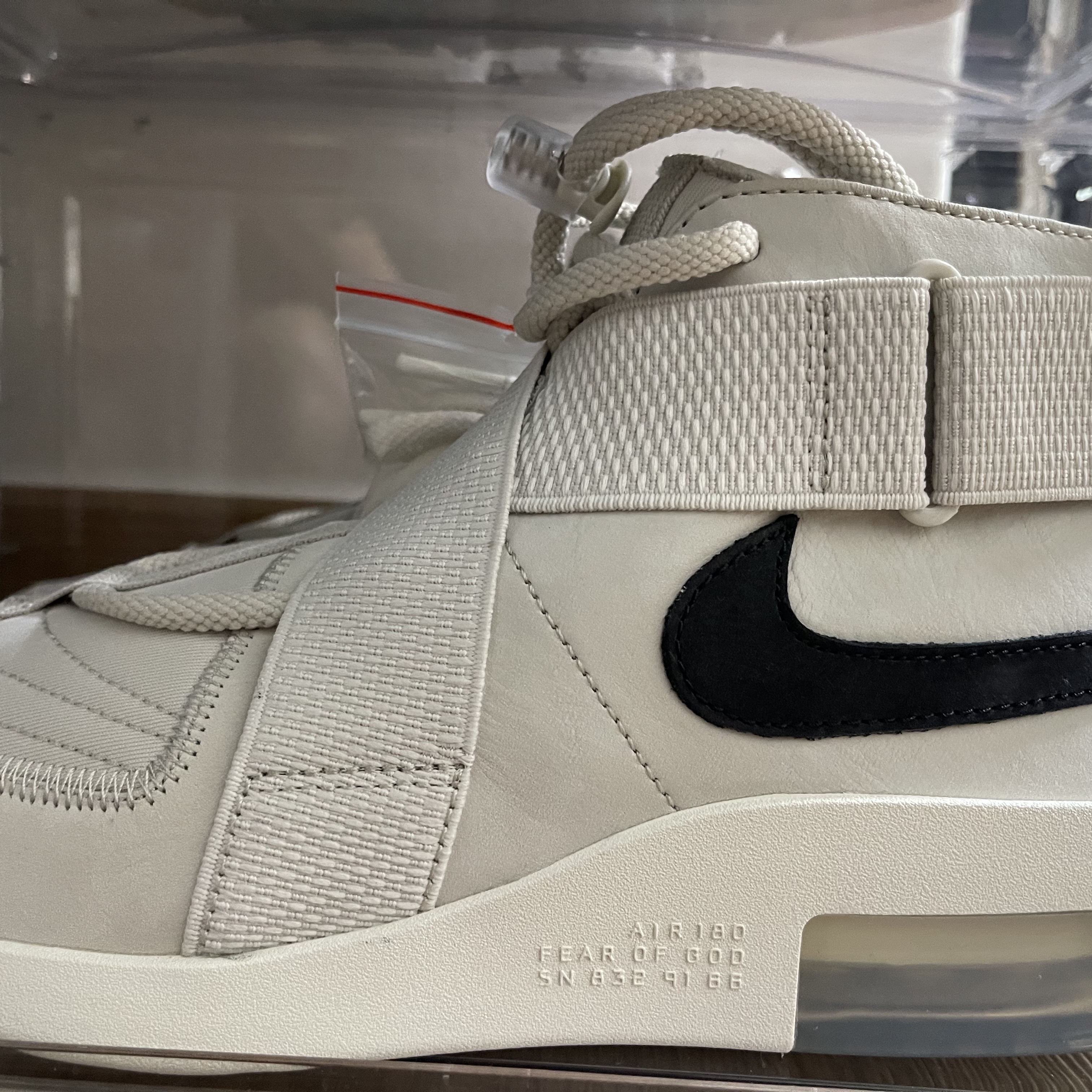 Nike x Fear of God Air Fear of God Raid Light Bone 착용 스타일