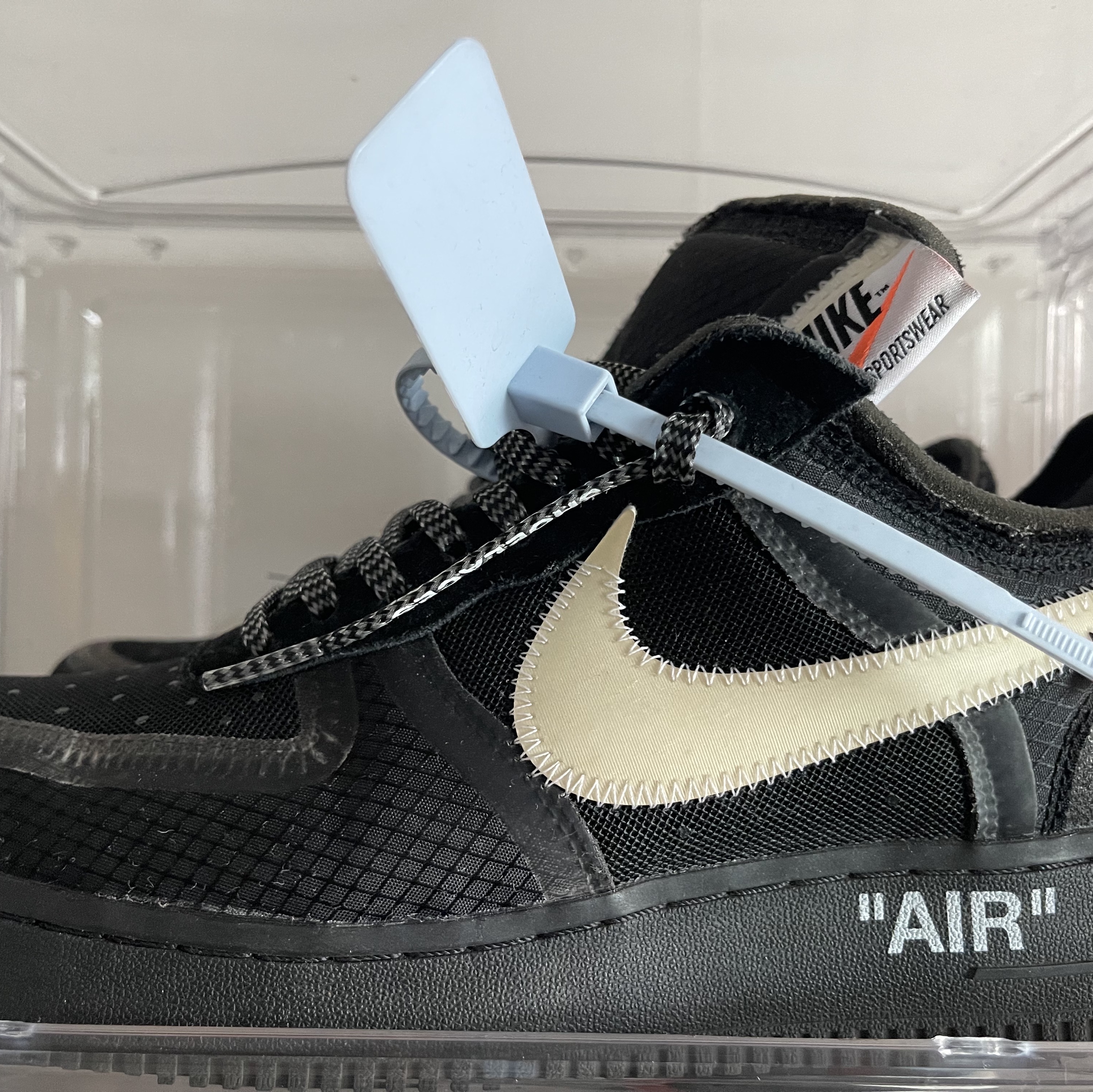 Nike x Off-White Air Force 1 Low Black White 착용 스타일