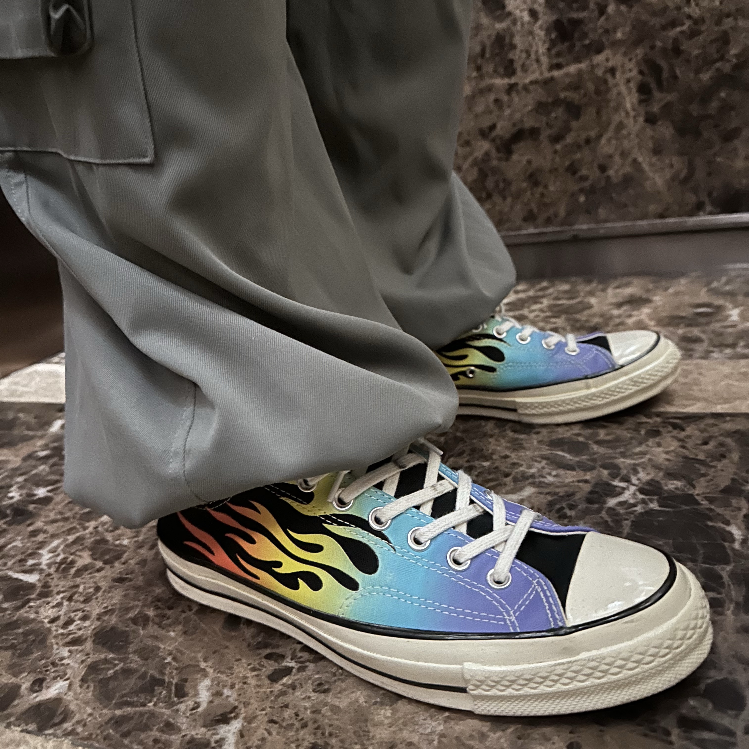 New Era x Megadeth Destroyed T-Shirt Black, Converse Chuck 70 Ox Flaming Archive Print 착용 스타일 - 2