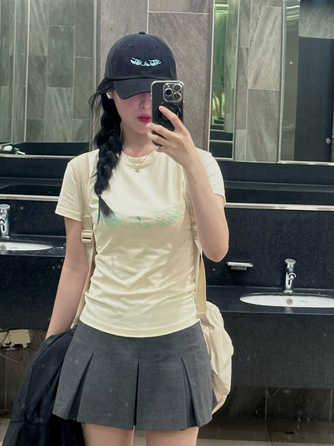 THIS IS FINE Signature Ball Cap Black, THIS IS FINE Cropped Signature Tee Cream 착용 스타일 - 6