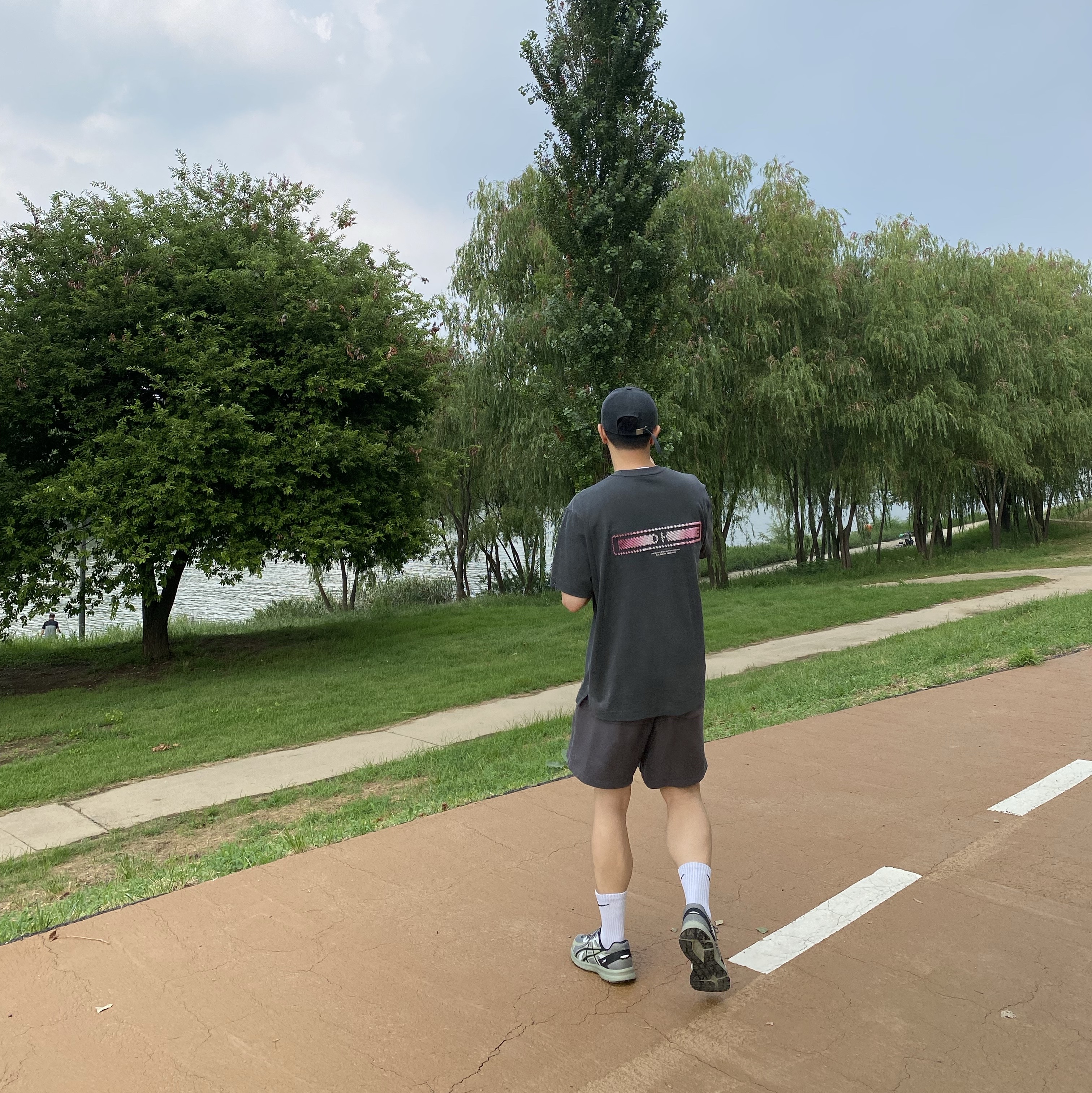 Asics Jog 100 S Sheet Rock - 2E Wide 착용 스타일