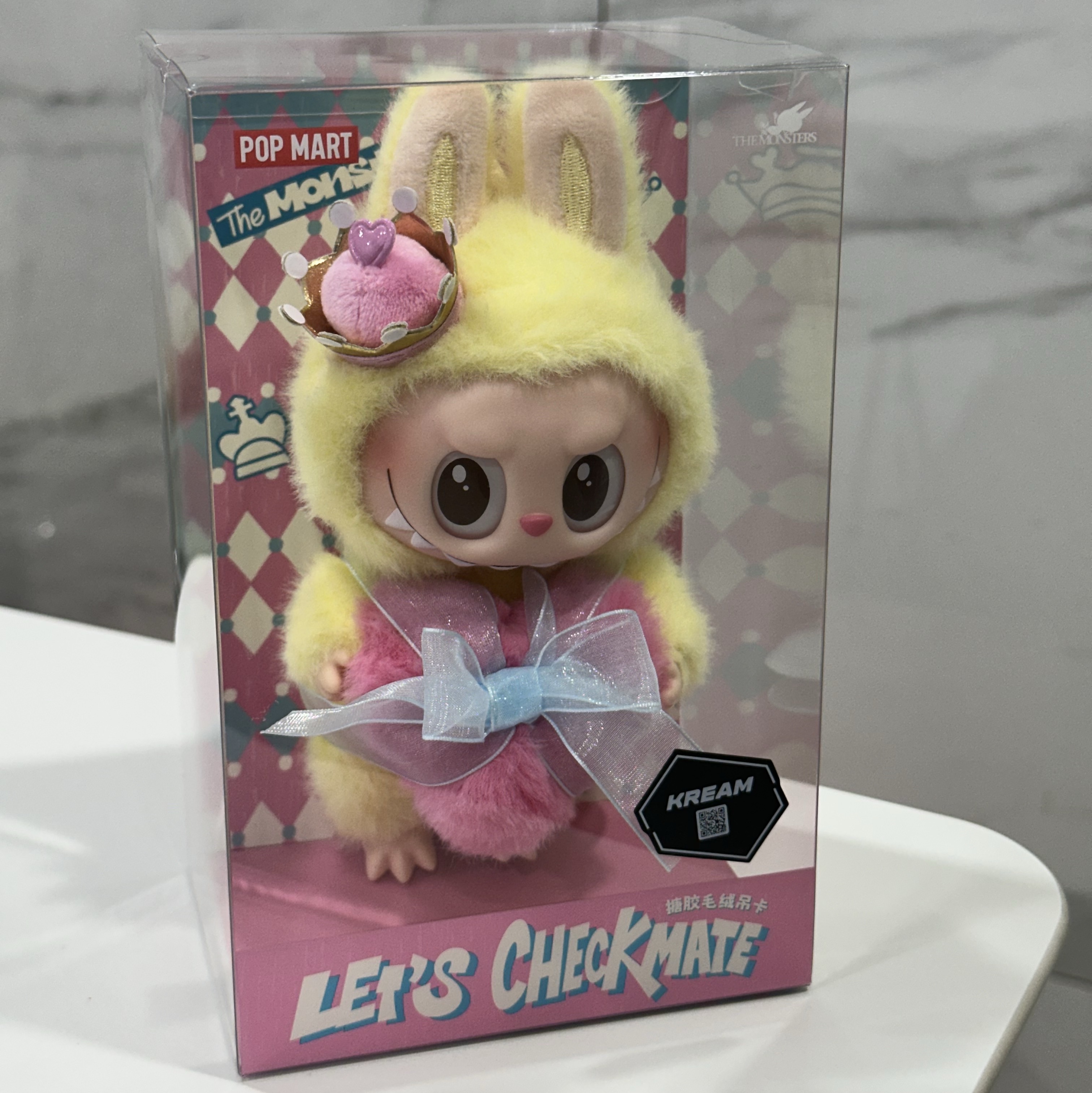 Pop Mart The Monsters Checkmate Series Plush Keyring 착용 스타일 - 3