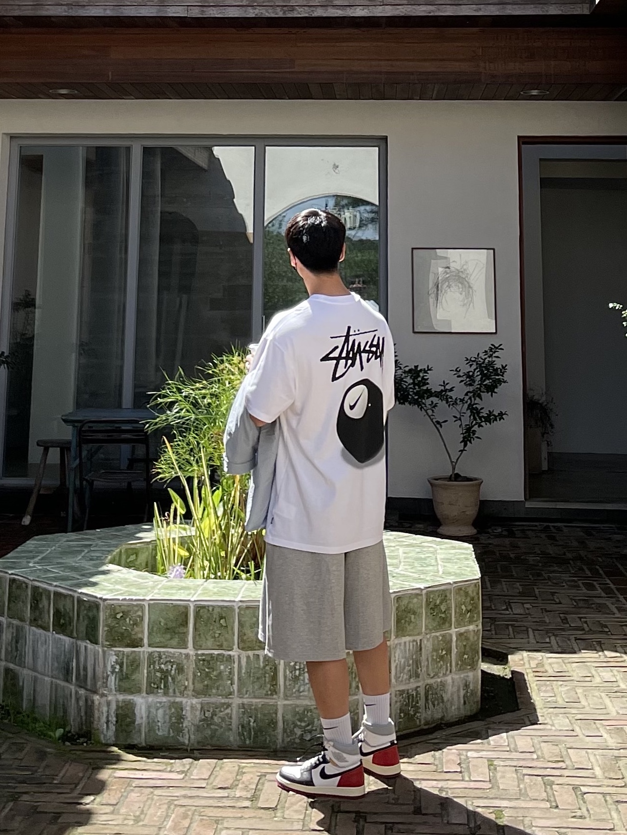 Nike x Stussy NRG FL SS 8 Ball T-Shirt White (DO9322-100), Jordan 1 x Union Retro High Black Toe 착용 스타일