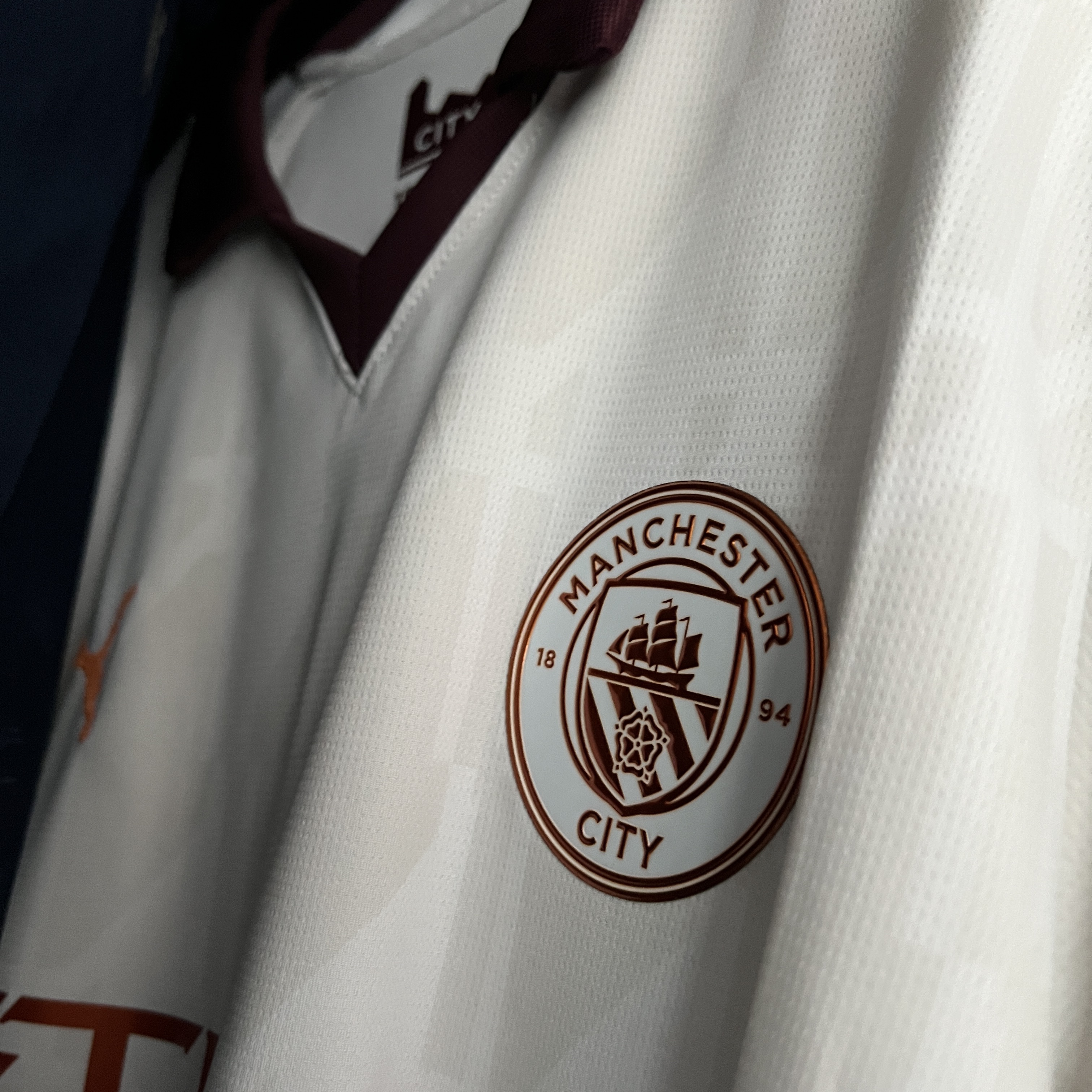 Puma Manchester City 2023/24 Away Jersey White Aubergine (Non Marking Ver.) 착용 스타일