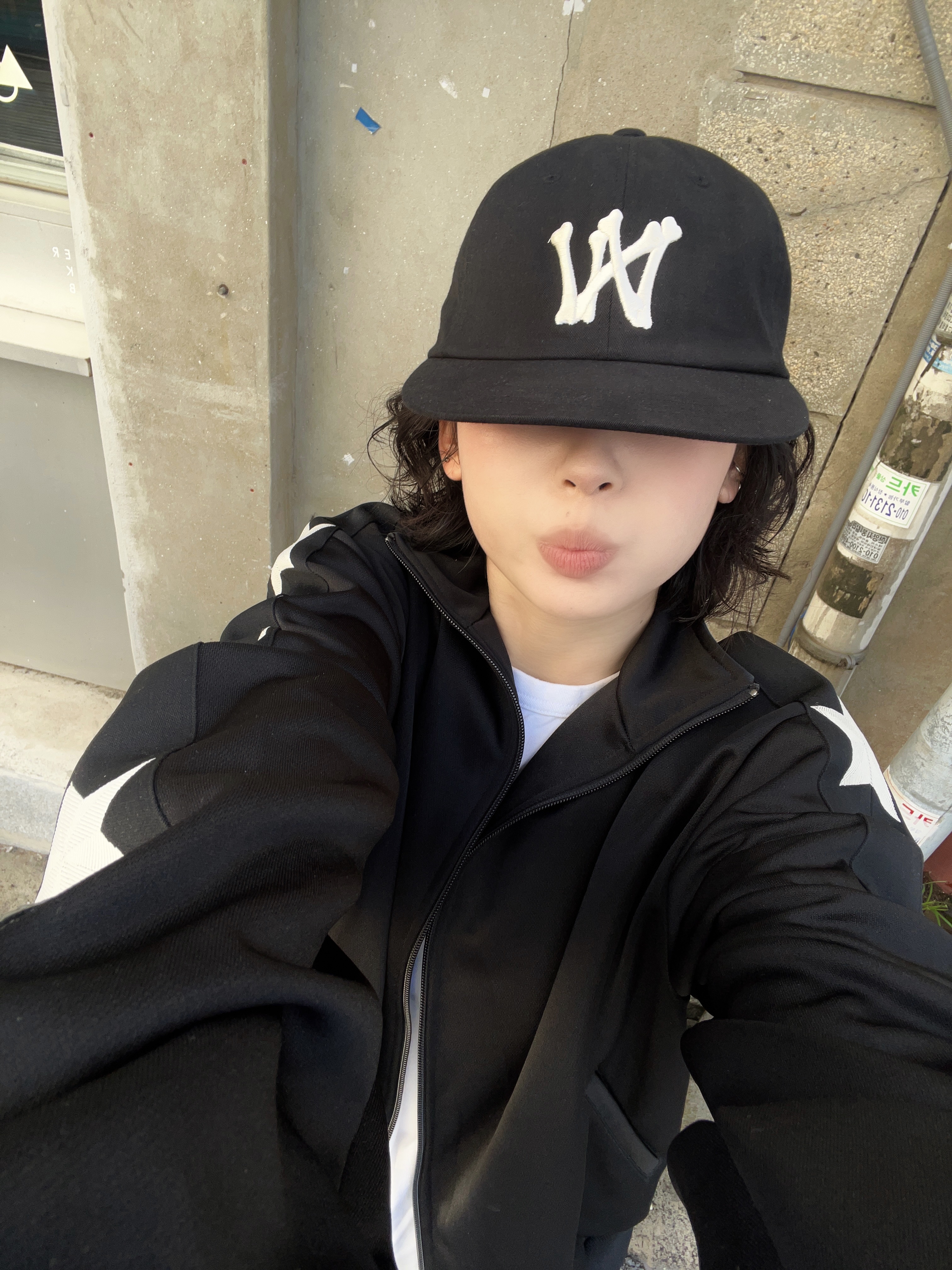 Aoiro 6-Panel Bone A/N Cap Black, Kapital Smooth Jersey Stuntman & Woman Track Jacket Black 착용 스타일 - 2
