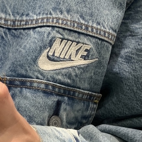Levi's x Nike Trucker Jacket Light Blue 착용 스타일 - 3