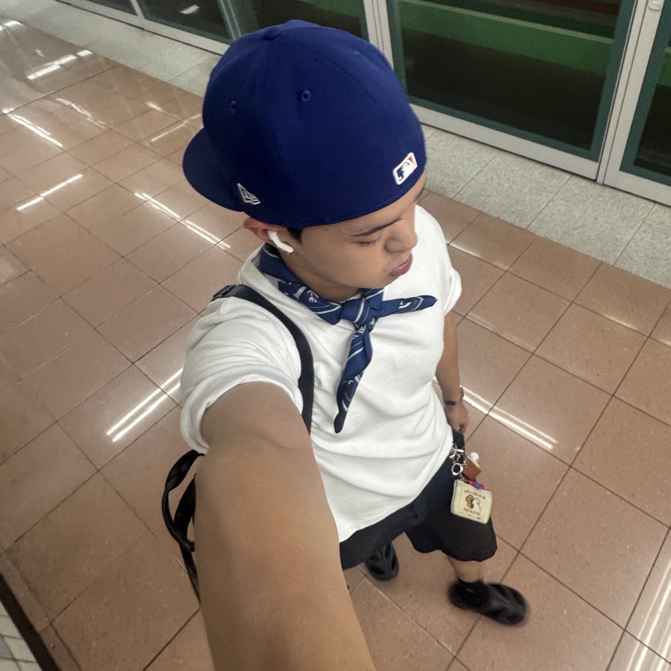 New Era 59Fifty MLB Seoul Series LA Dodgers Dark Royal, Keen Shanti Black Dawn Blue 착용 스타일