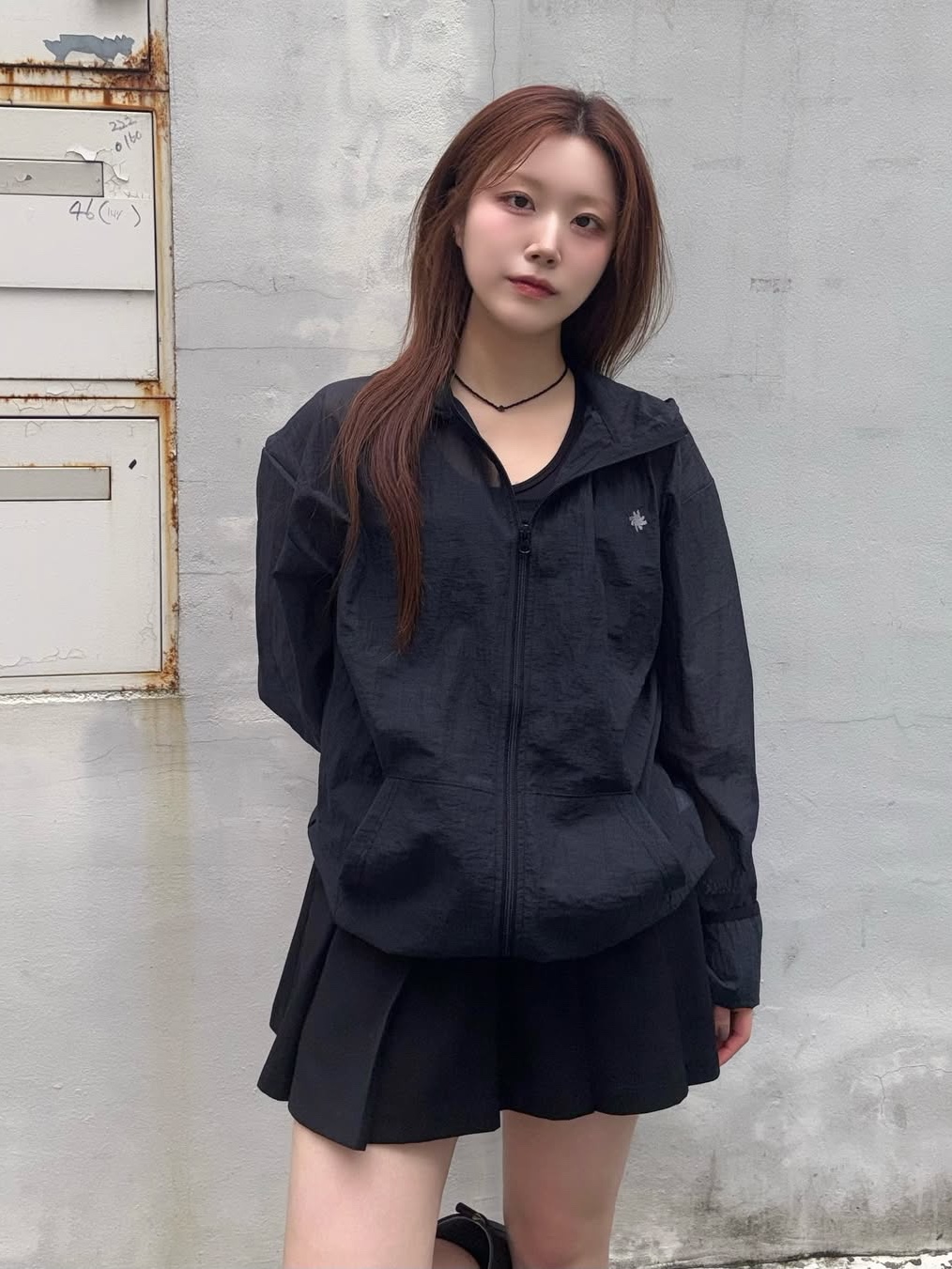 SLOW RECORD HOUSE Unisex Mesh Lightweight Jacket Black 착용 스타일 - 1