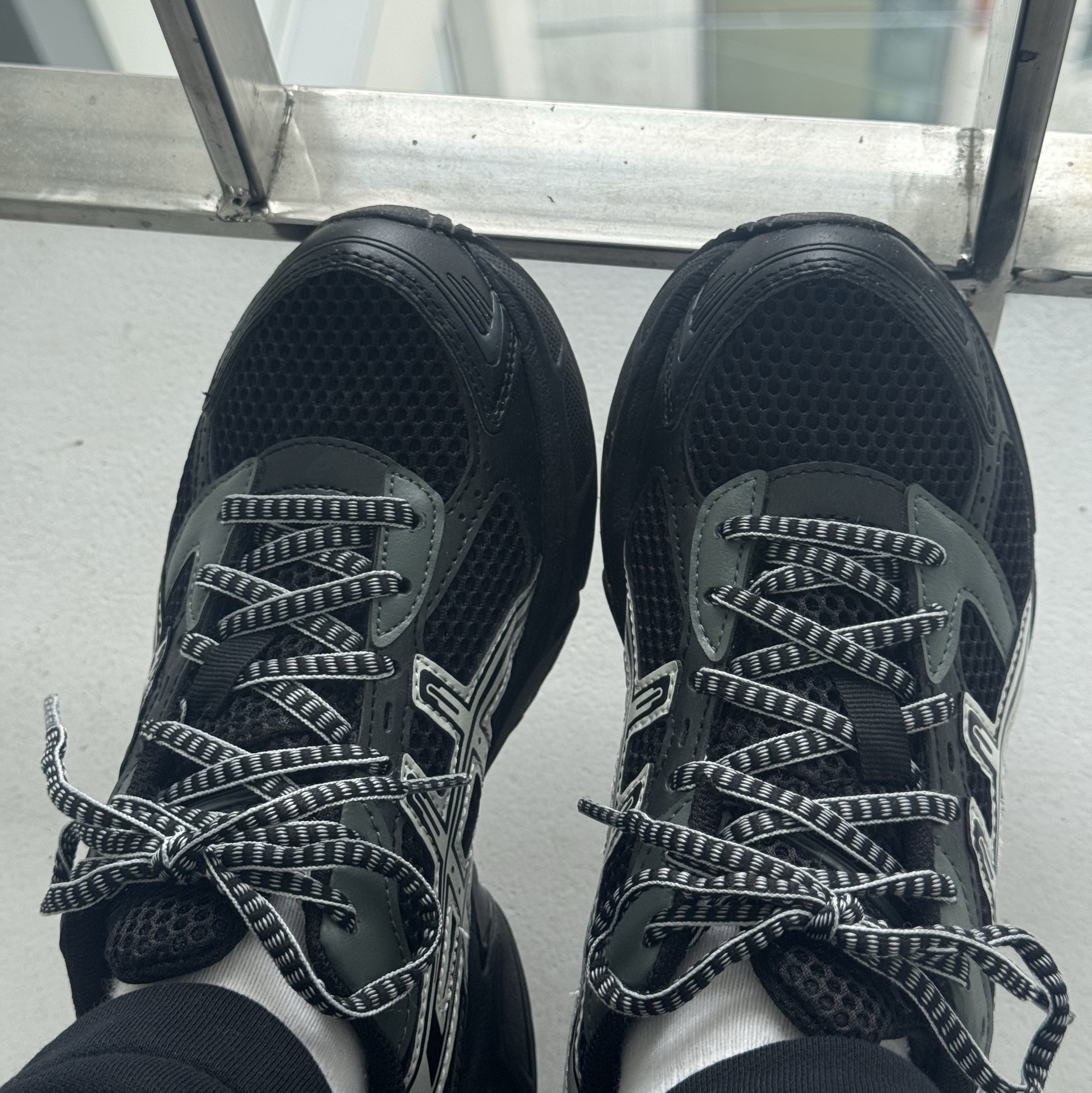 Asics Gel-1130 Black Glacier Grey - Folder Exclusive 착용 스타일
