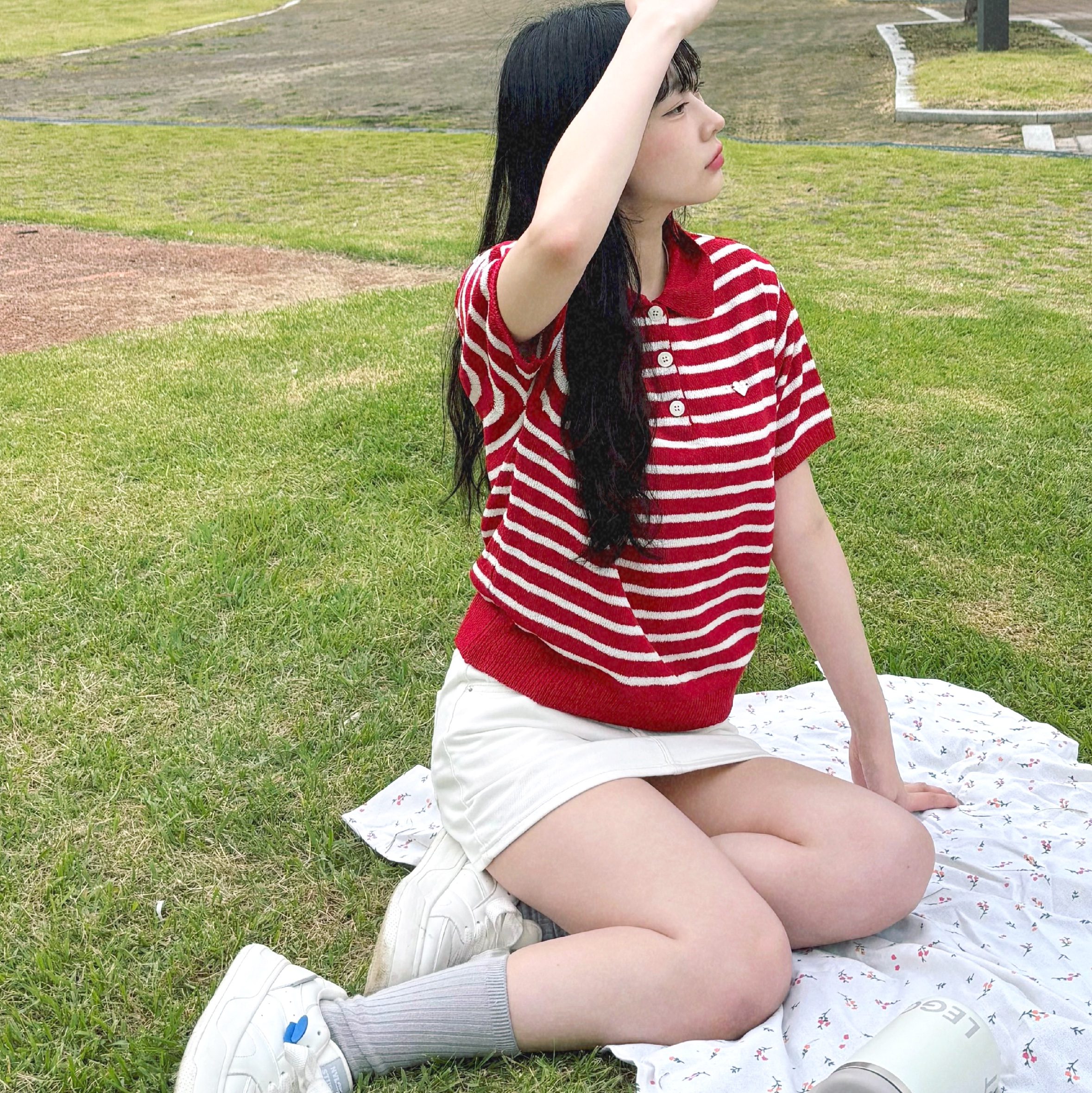 Knitted W Boucle Stripe Collar Knit Red 착용 스타일