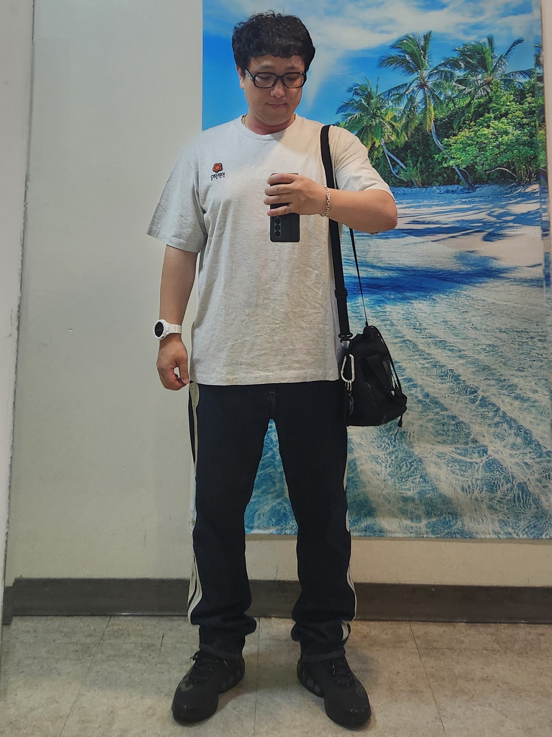 Kenzo Boke Flower Crest T-Shirt Pale Grey, Kapital 12.5 oz. Denim Mexican Tuxedo 5P Okagilly Pants Indigo 착용 스타일