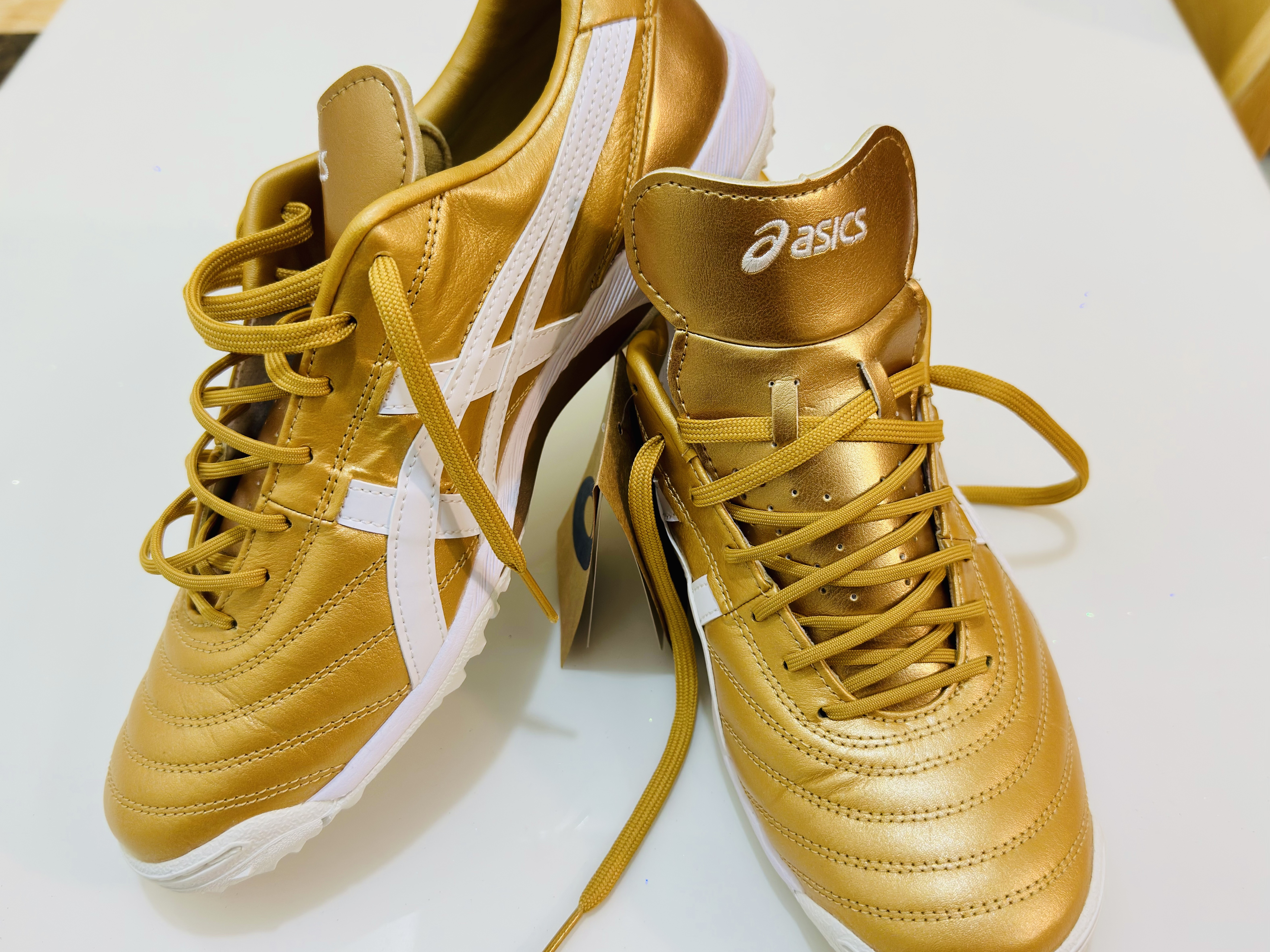 Asics C3 FF TF Pure Gold White 착용 스타일