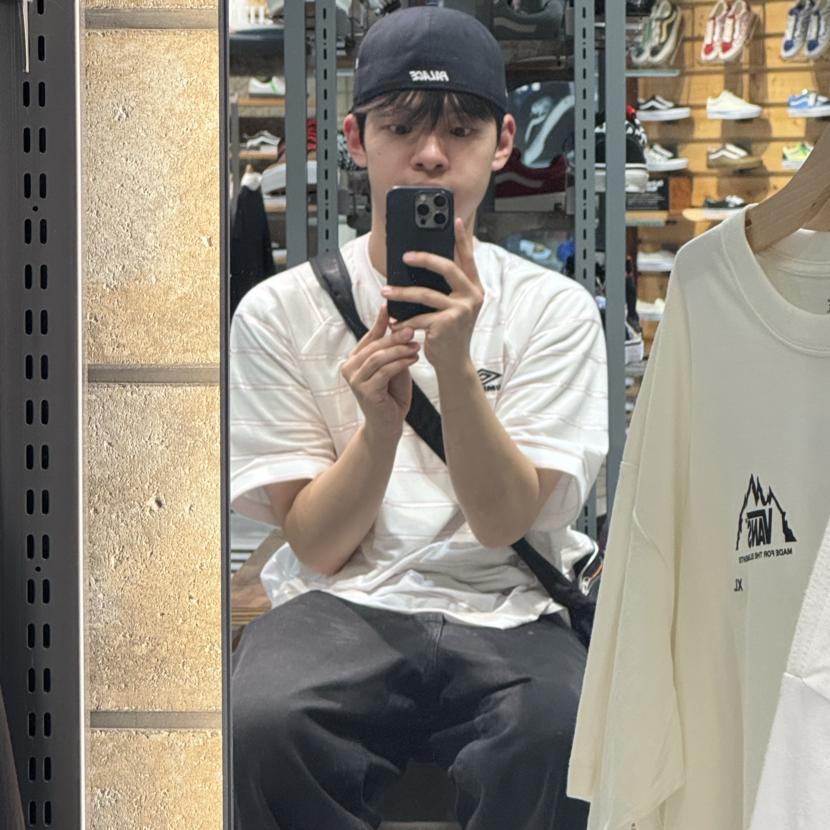 Supreme x Umbro Stripe Soccer Jersey White - 25SS, Palace Fairy P New Era 59Fifty Navy - 25SS 착용 스타일 - 1