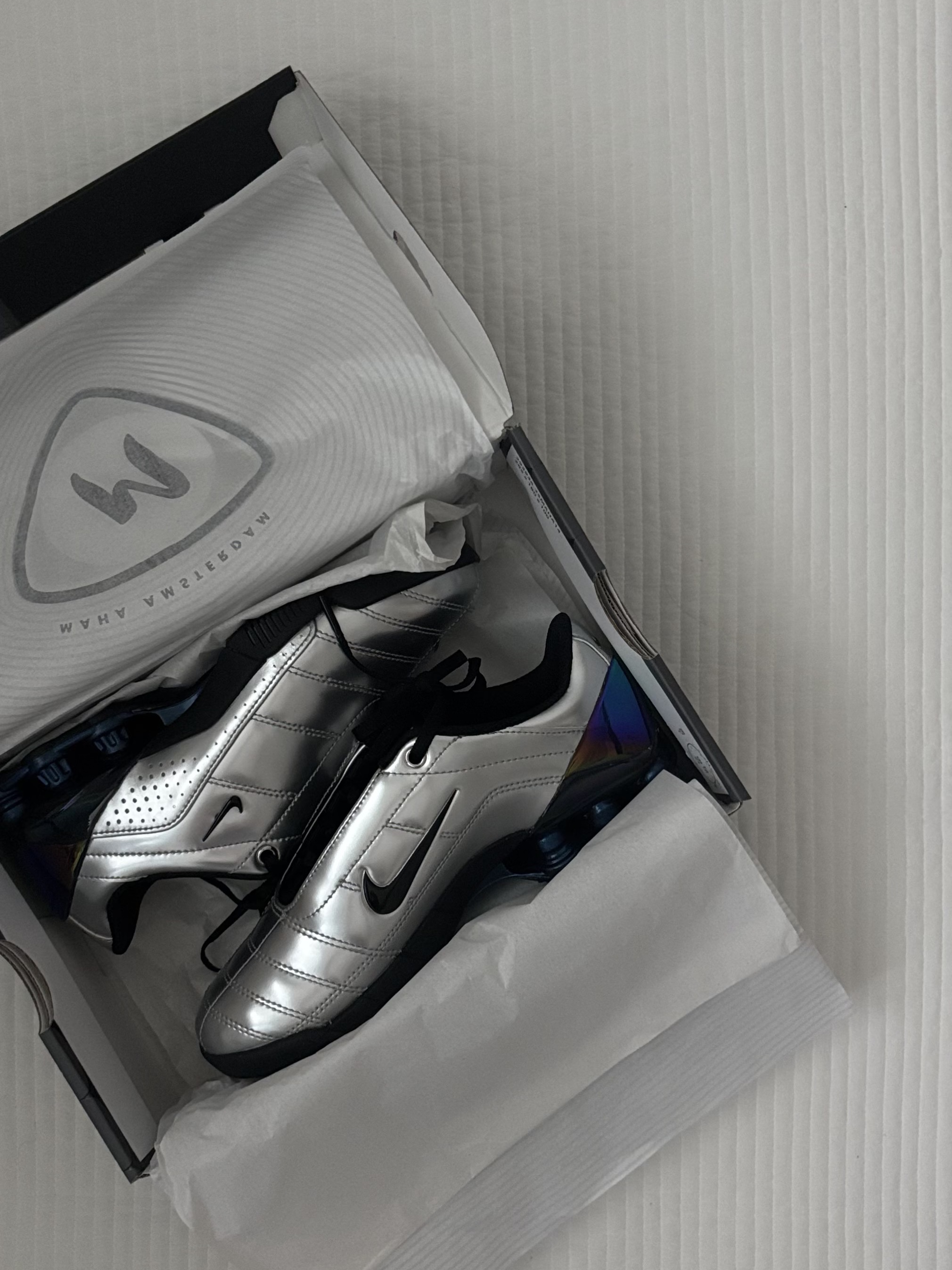 (W) Nike x Maha Amsterdam Total 90 Shox Magia Metallic Silver Black, (W) Nike x Maha Amsterdam Total 90 Shox Magia Black and Metallic Silver 착용 스타일