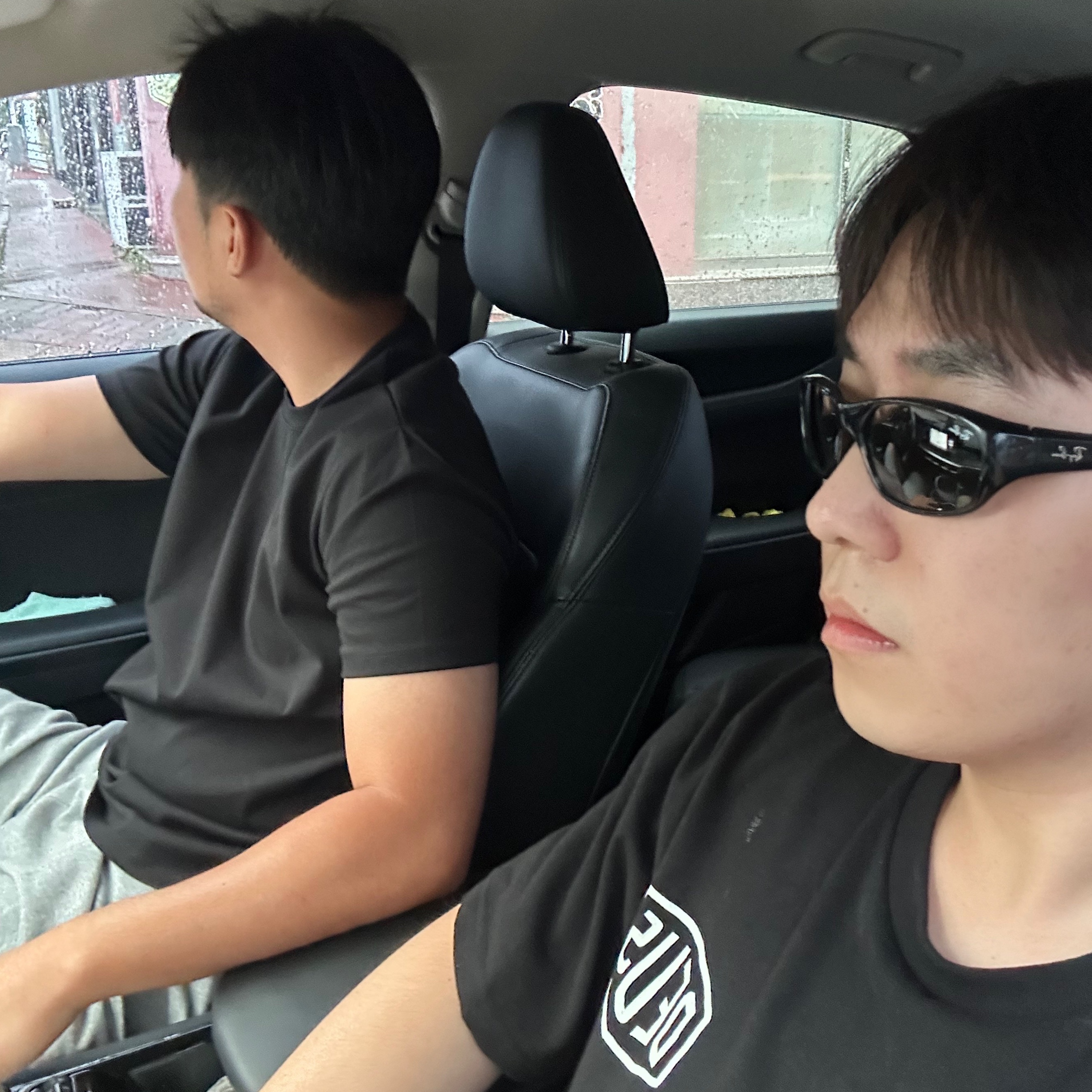 Deus Ex Machina Seoul College T-Shirt Black, Ray-Ban DADDY-O II Polished Black Frame Green Classic G-15 Lenses 착용 스타일