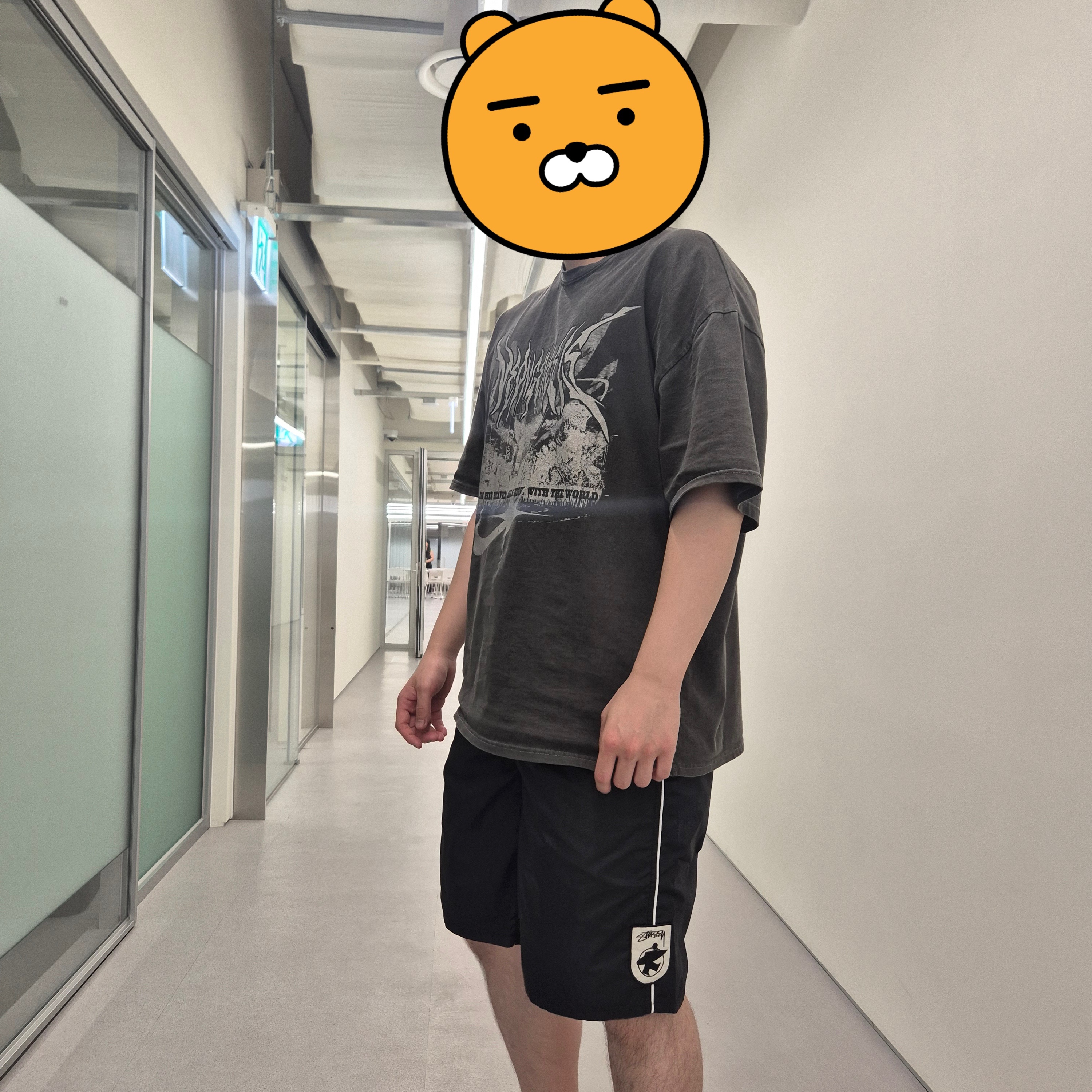 Stussy Surfman Board Shorts Black 착용 스타일 - 1