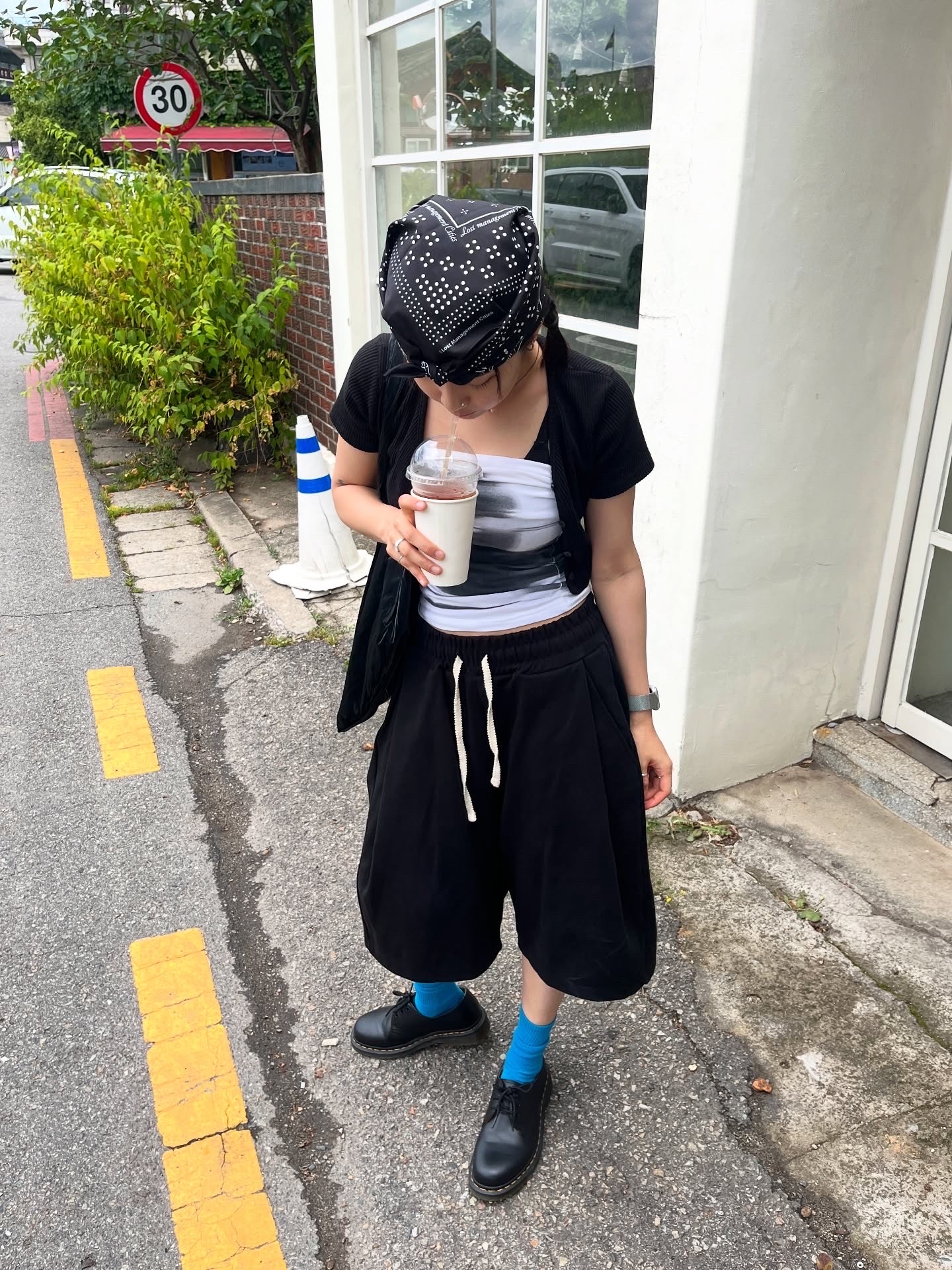 Knitted Bermuda Traning Half Pants Black 착용 스타일