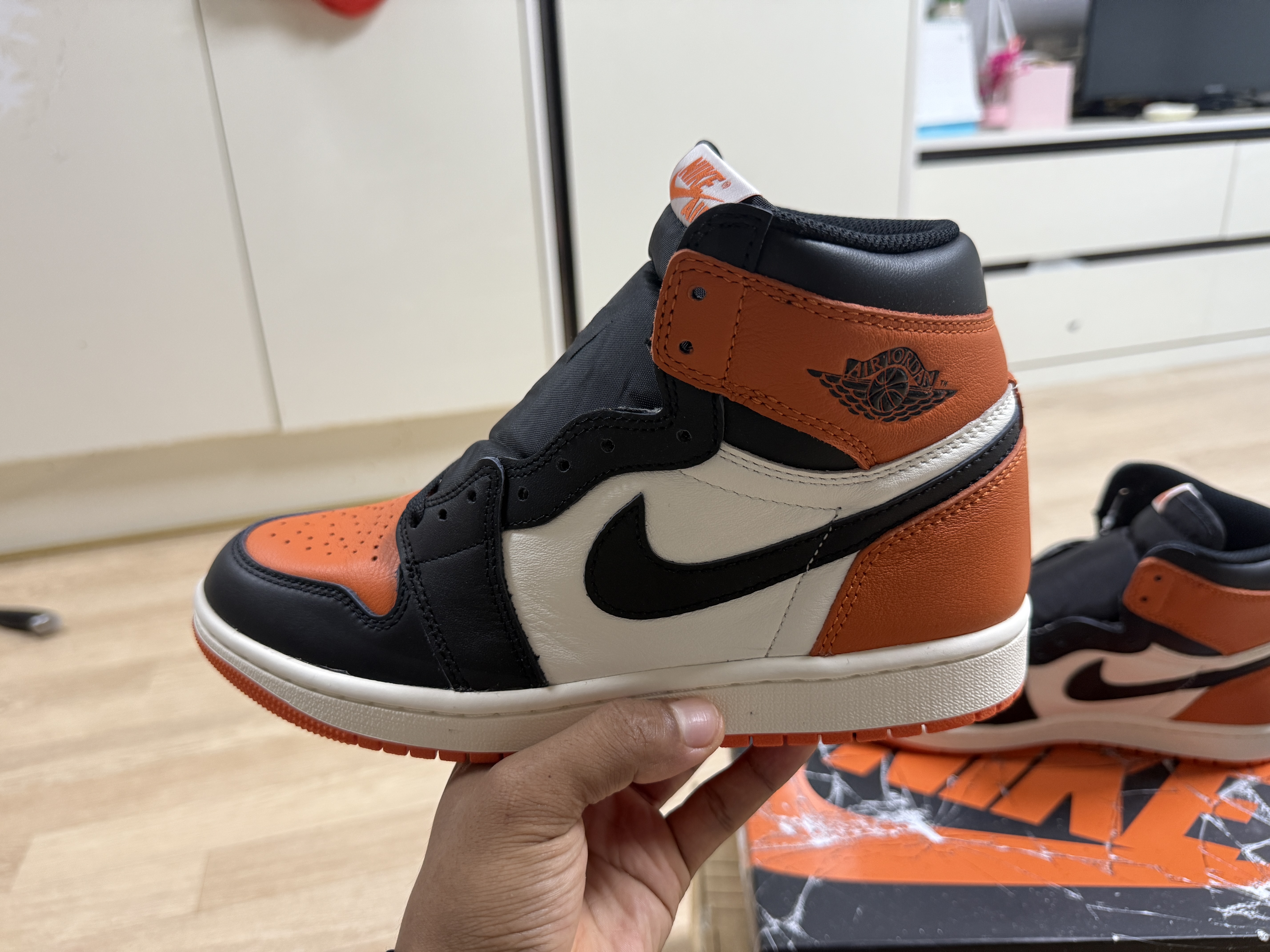 Jordan 1 Retro High OG Shattered Backboard 착용 스타일
