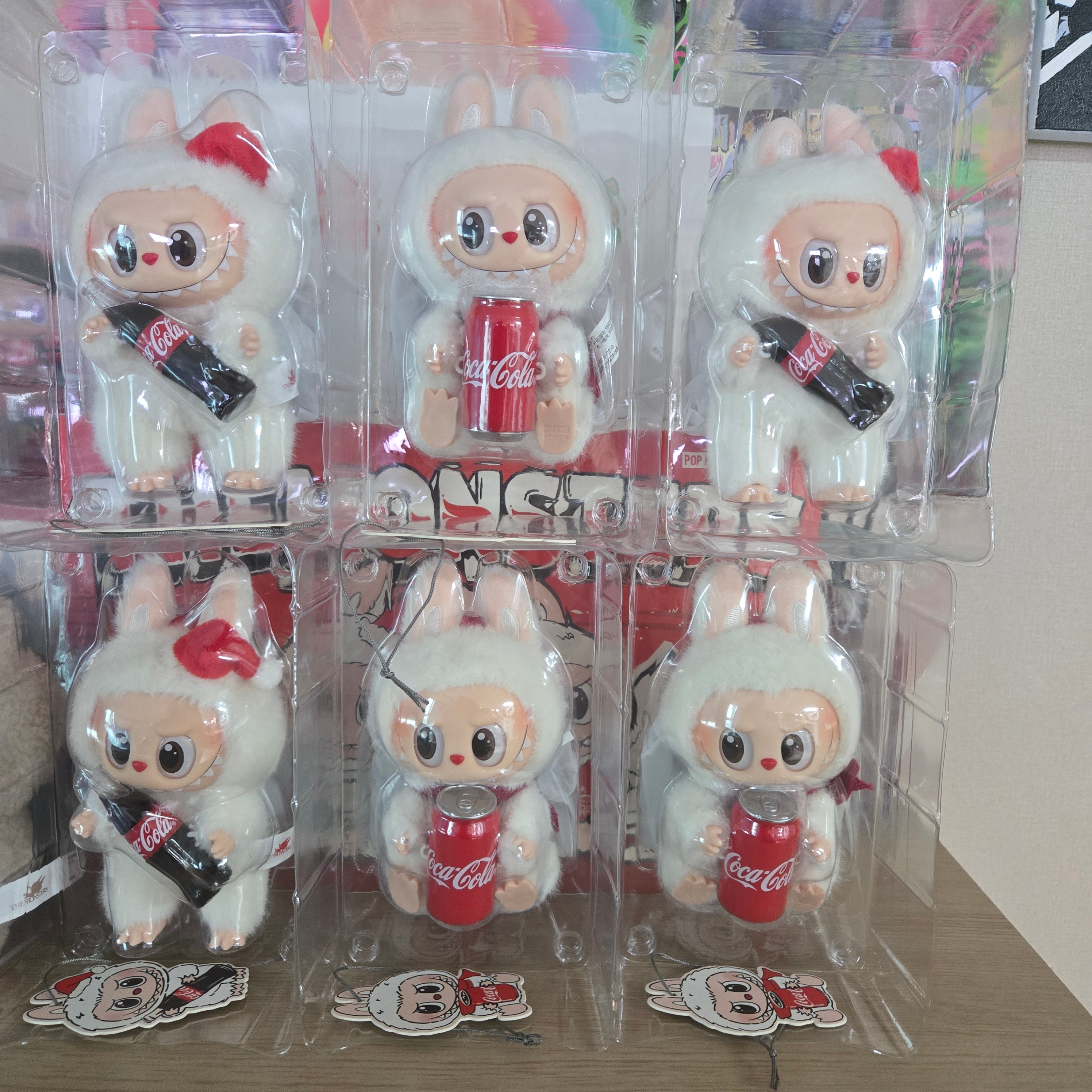 Pop Mart The Monsters Labubu Tasty Macarons Series Sealed Case (6 Blind Boxes) 착용 스타일 - 2