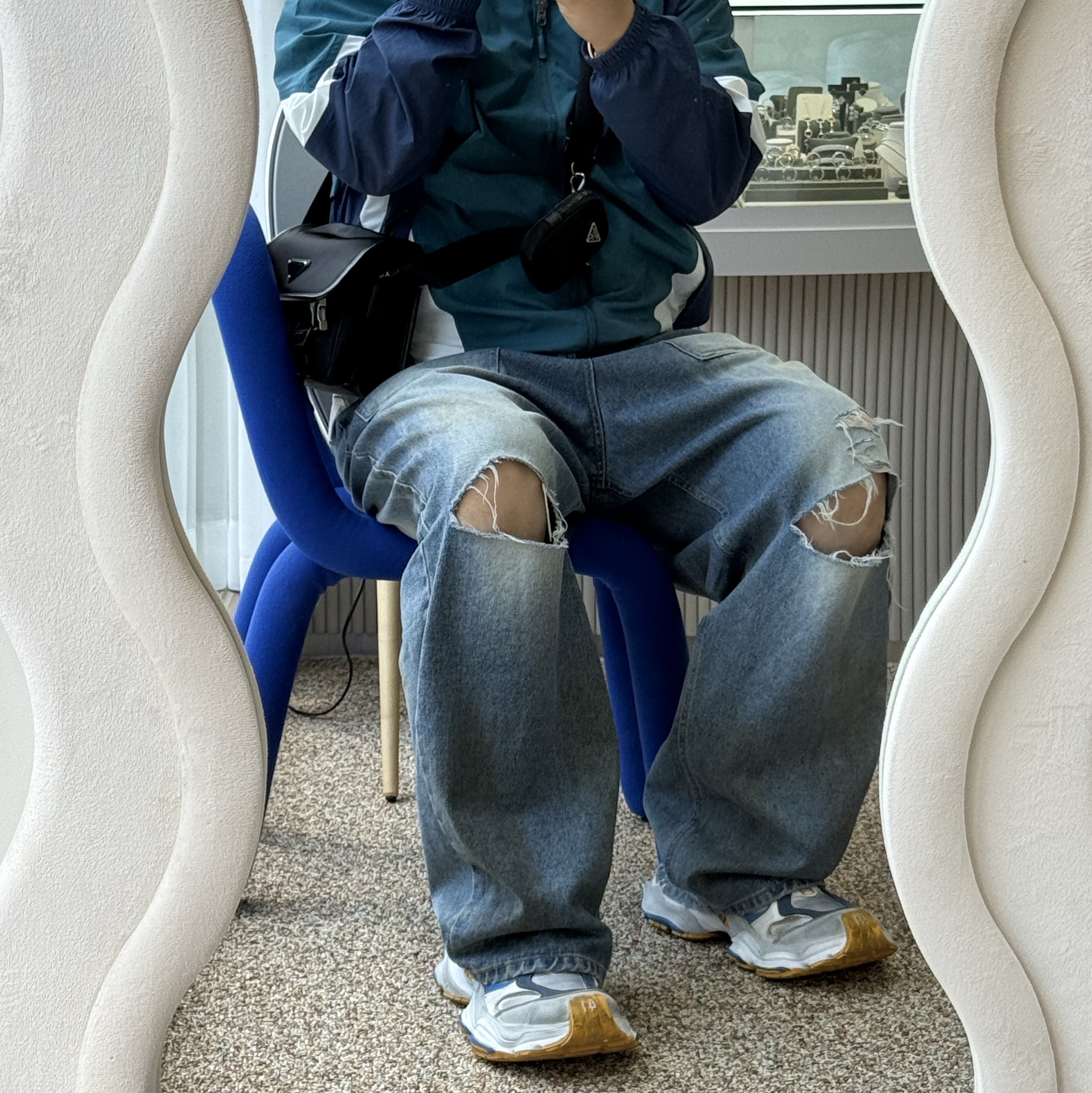 Balenciaga Cargo Sneakers White Grey Orange Blue, Prada Re-Nylon and Saffiano Leather Shoulder Bag Black 착용 스타일