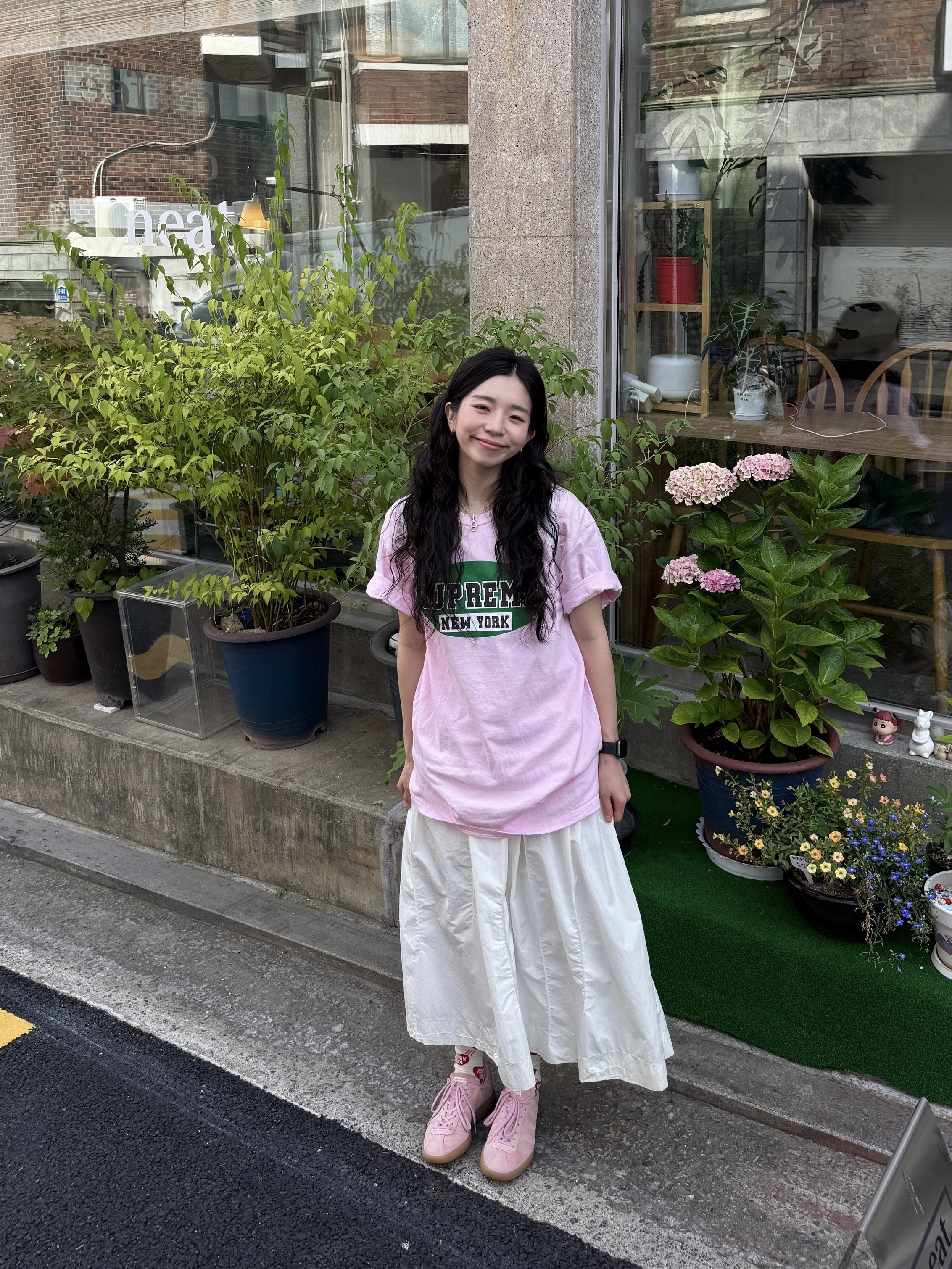 Supreme New York T-Shirt Light Pink - 23SS, Human Made Heart Pattern Socks Red 착용 스타일 - 2