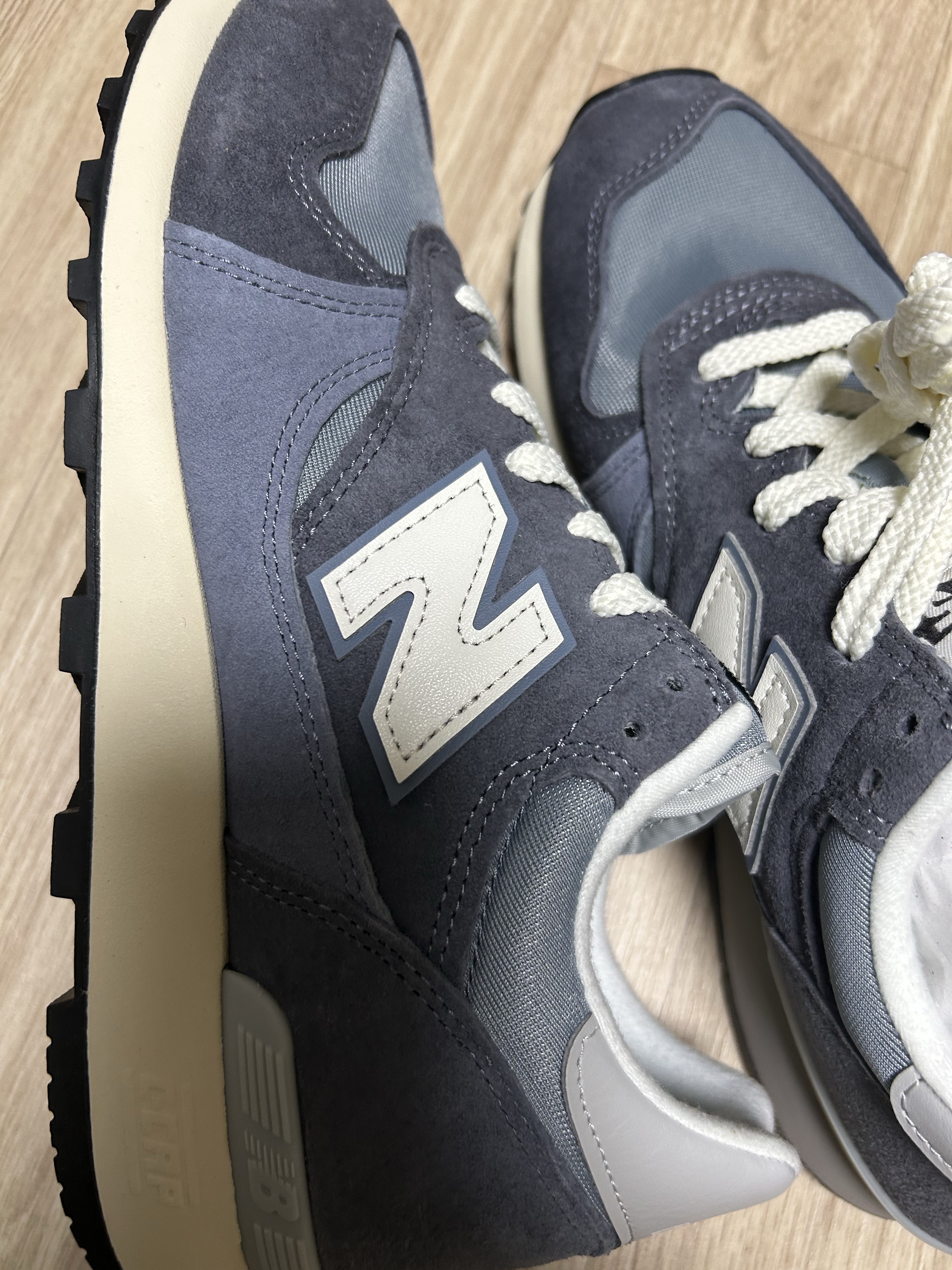New Balance 475 Steel Dark Arctic Grey 착용 스타일