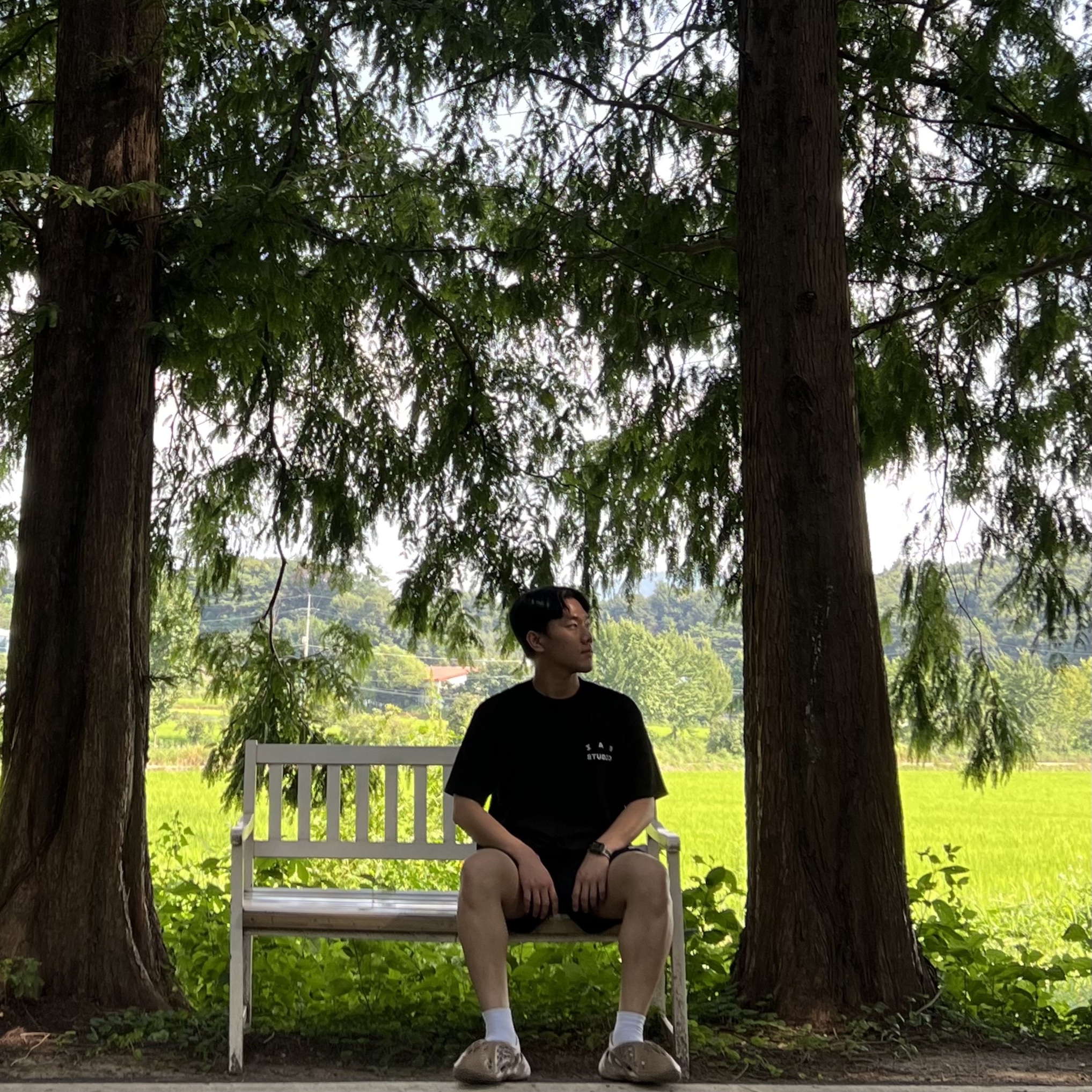 IAB Studio 10th Anniversary T-Shirts Pack White & Black (2 Pack), Adidas Yeezy Foam RNNR Mist 착용 스타일