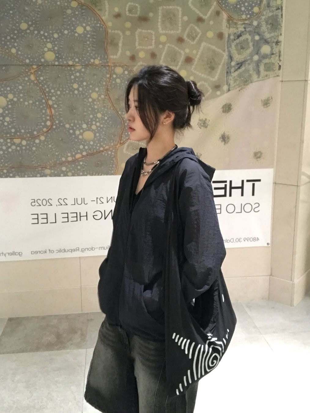 SLOW RECORD HOUSE Unisex Mesh Lightweight Jacket Black 착용 스타일 - 3