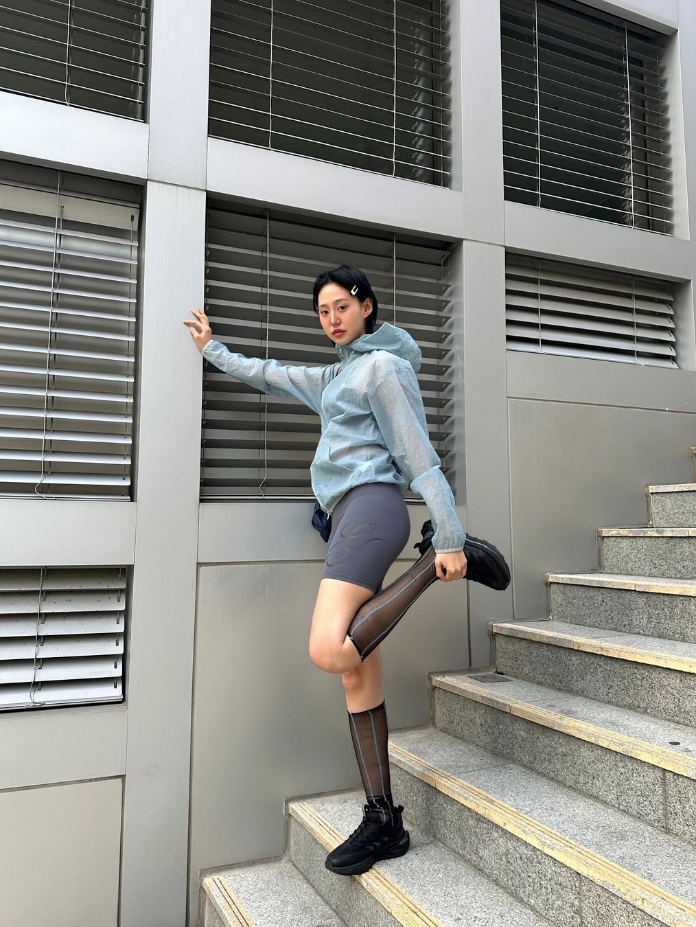 SLOW RECORD HOUSE Unisex Mesh Lightweight Jacket Skyblue 착용 스타일 - 2