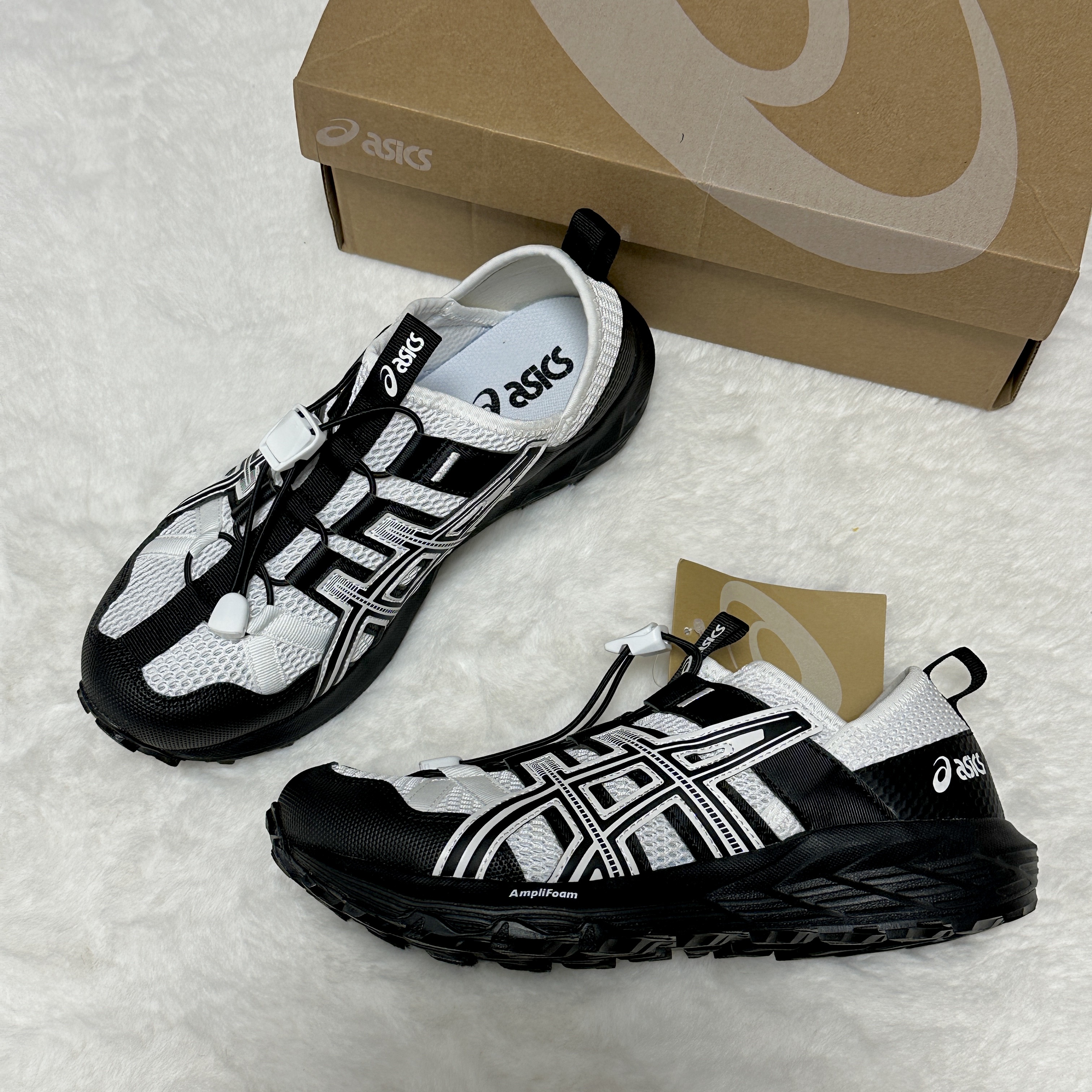Asics Gel-Sonoma TR Trail Outdoor White Black 착용 스타일 - 1