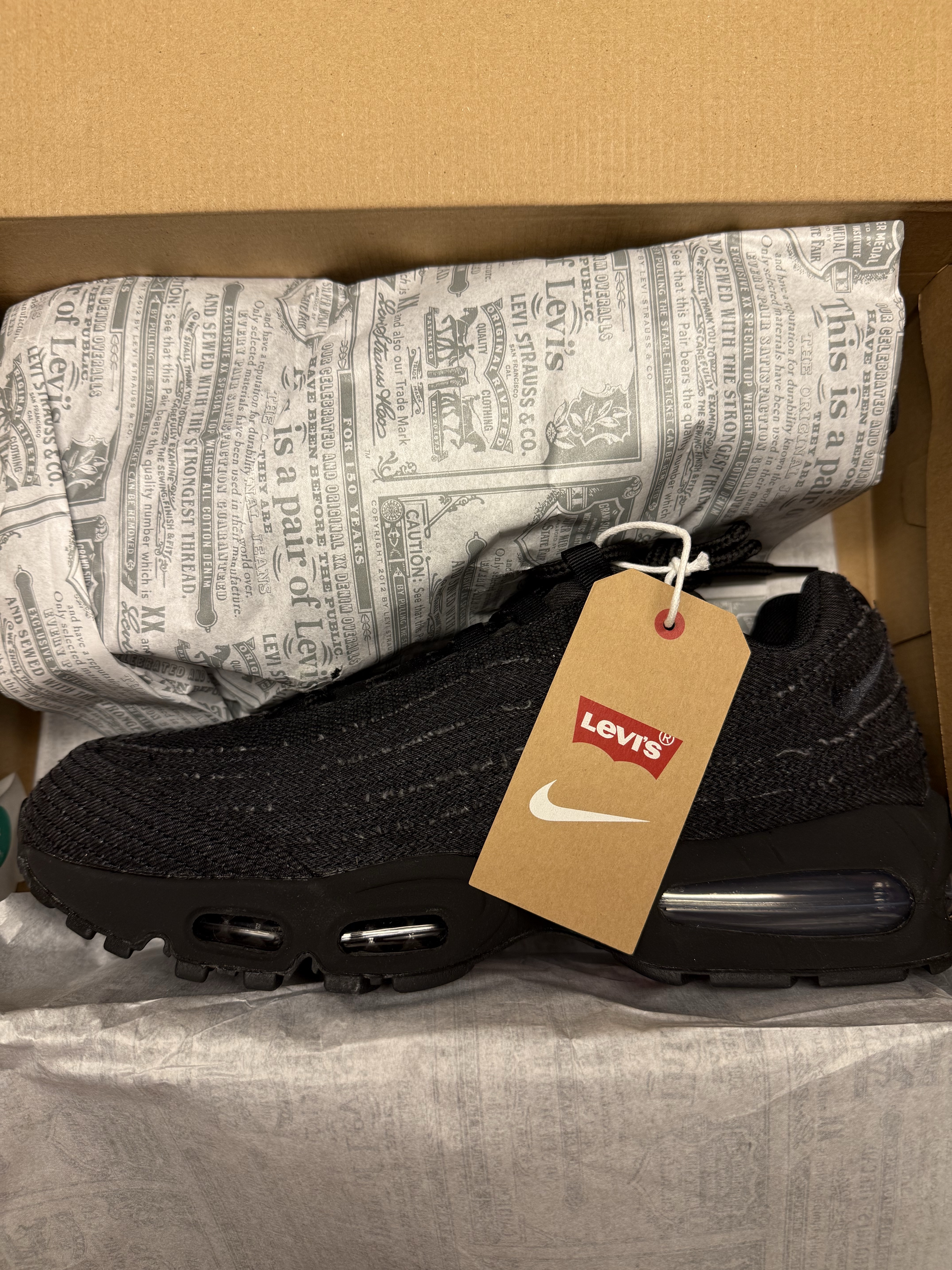 Nike x Levi's Air Max 95 Black 착용 스타일 - 2