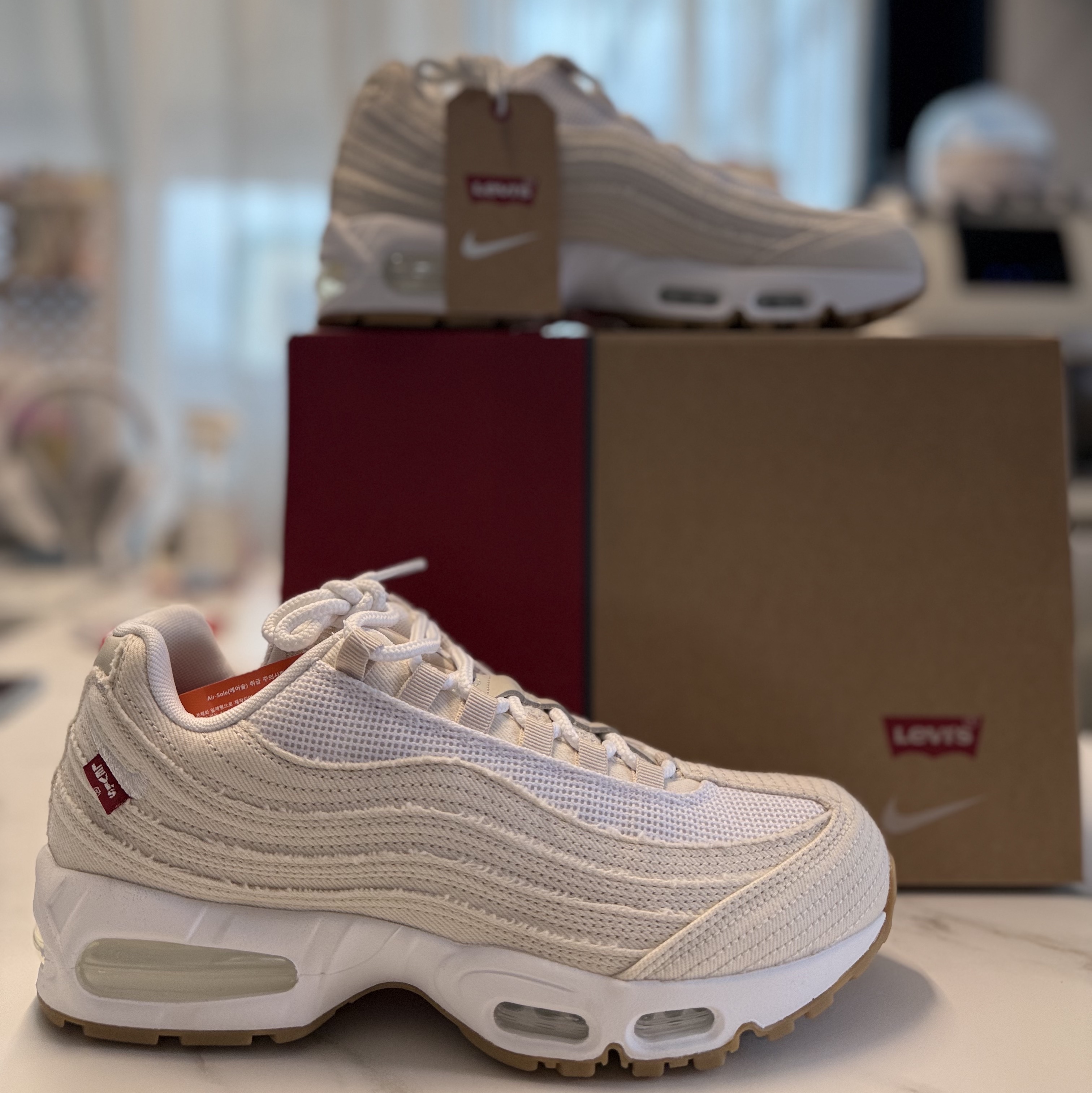 Nike x Levi's Air Max 95 White and Ecru 착용 스타일