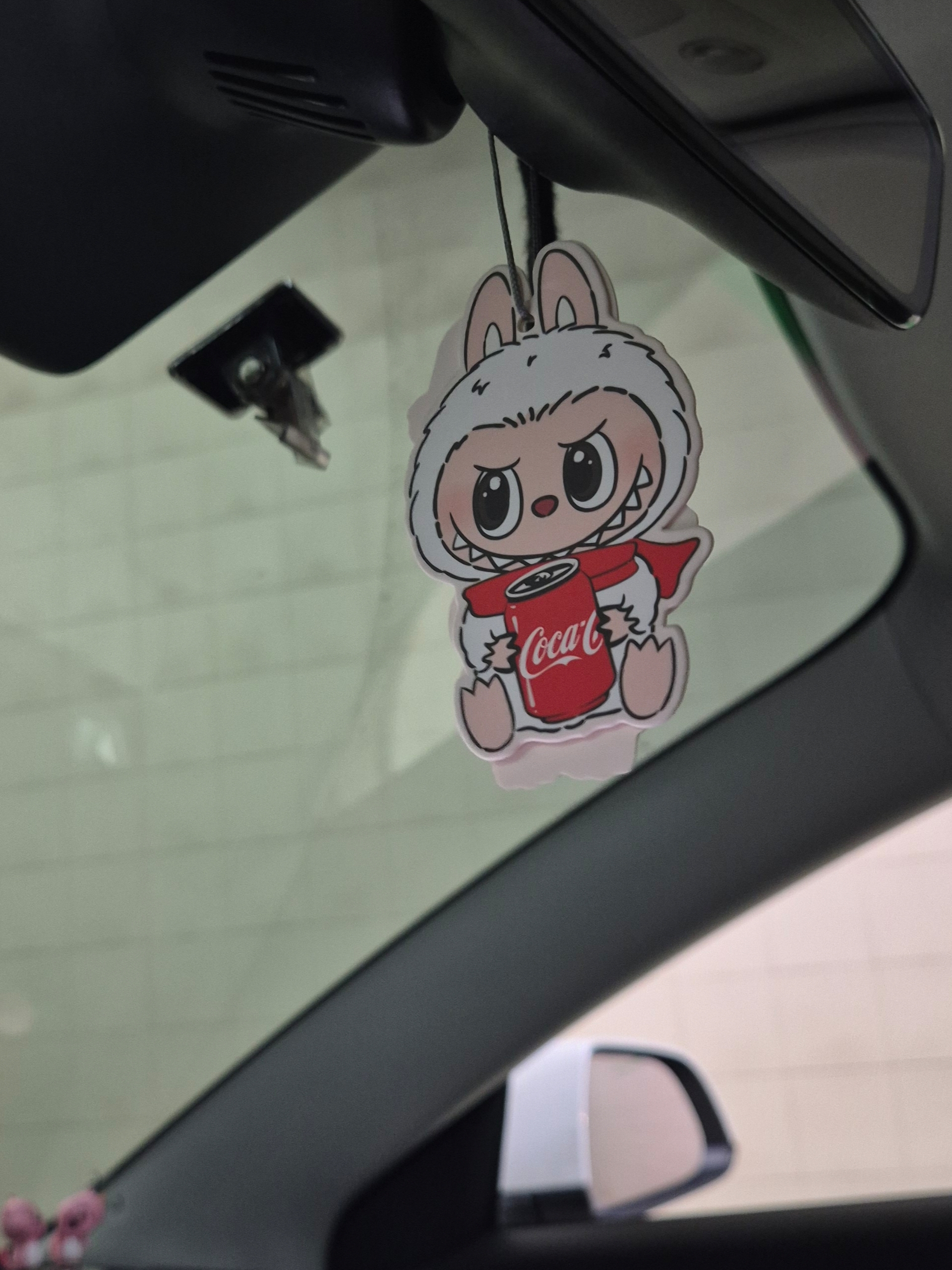 Pop Mart Labubu Coca Cola Series Happy Factor Keyring (Opened Case), Pop Mart Labubu Coca Cola Series Surprise Shake Keyring (Opened Case) 착용 스타일 - 3