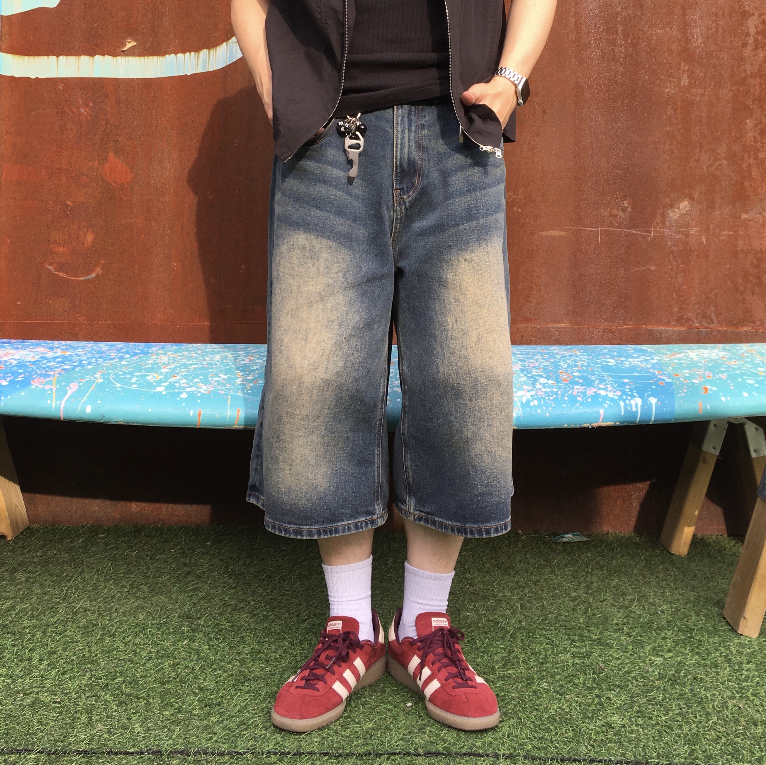 Adidas Bermuda College Burgundy 착용 스타일 - 3