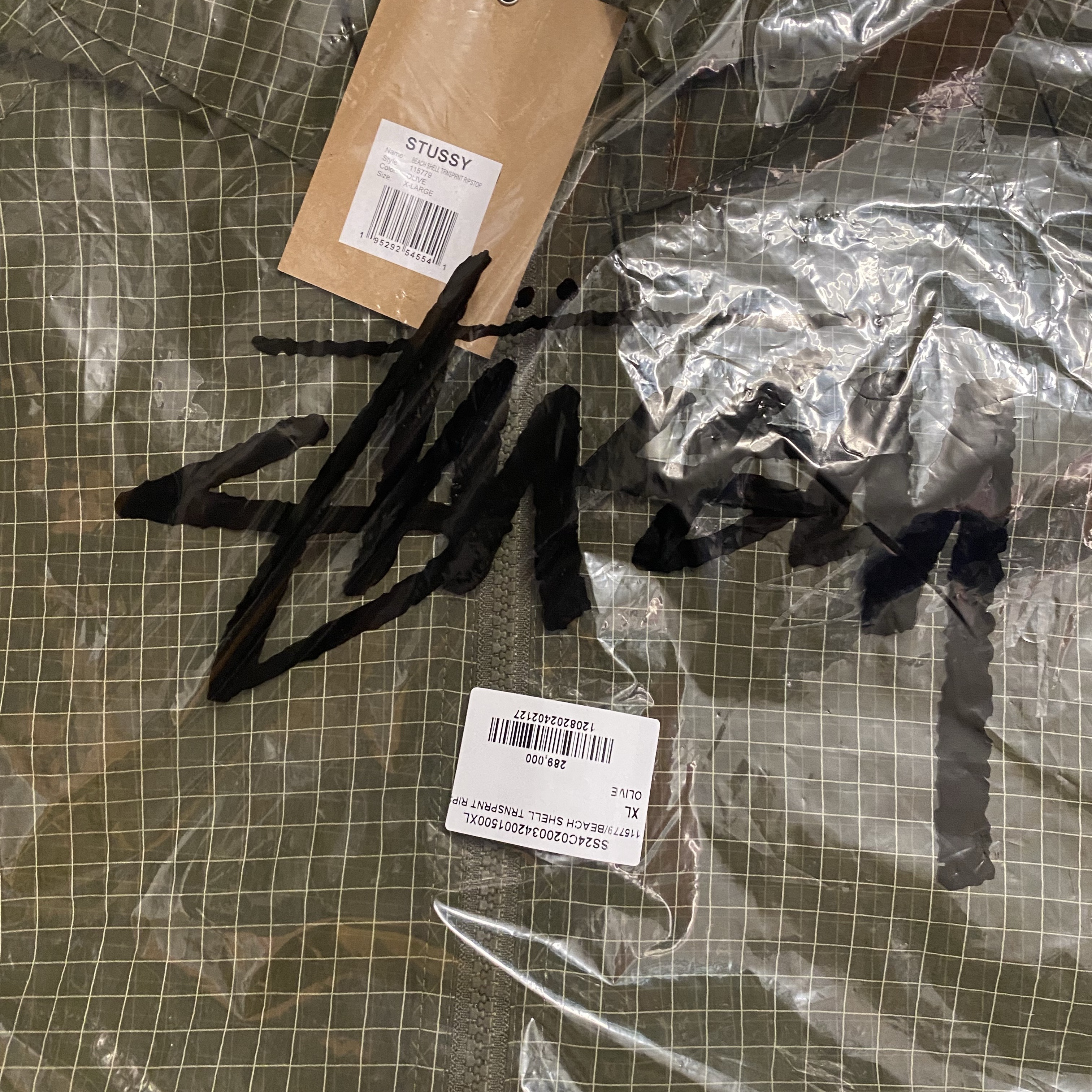 Stussy Beach Shell Transparent Ripstop Olive 착용 스타일
