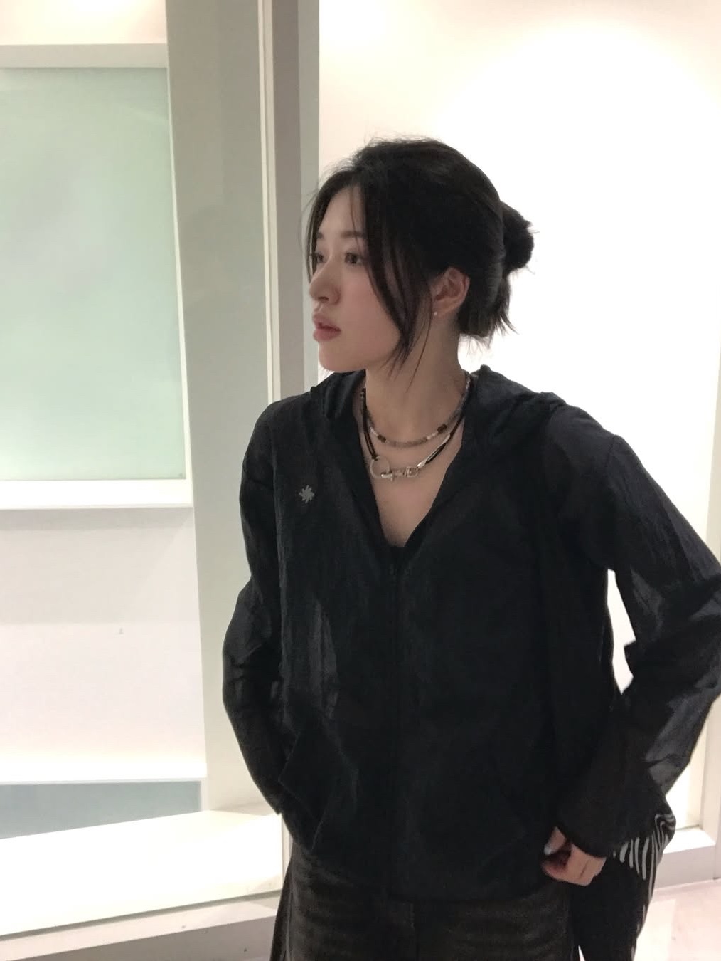 SLOW RECORD HOUSE Unisex Mesh Lightweight Jacket Black 착용 스타일 - 2