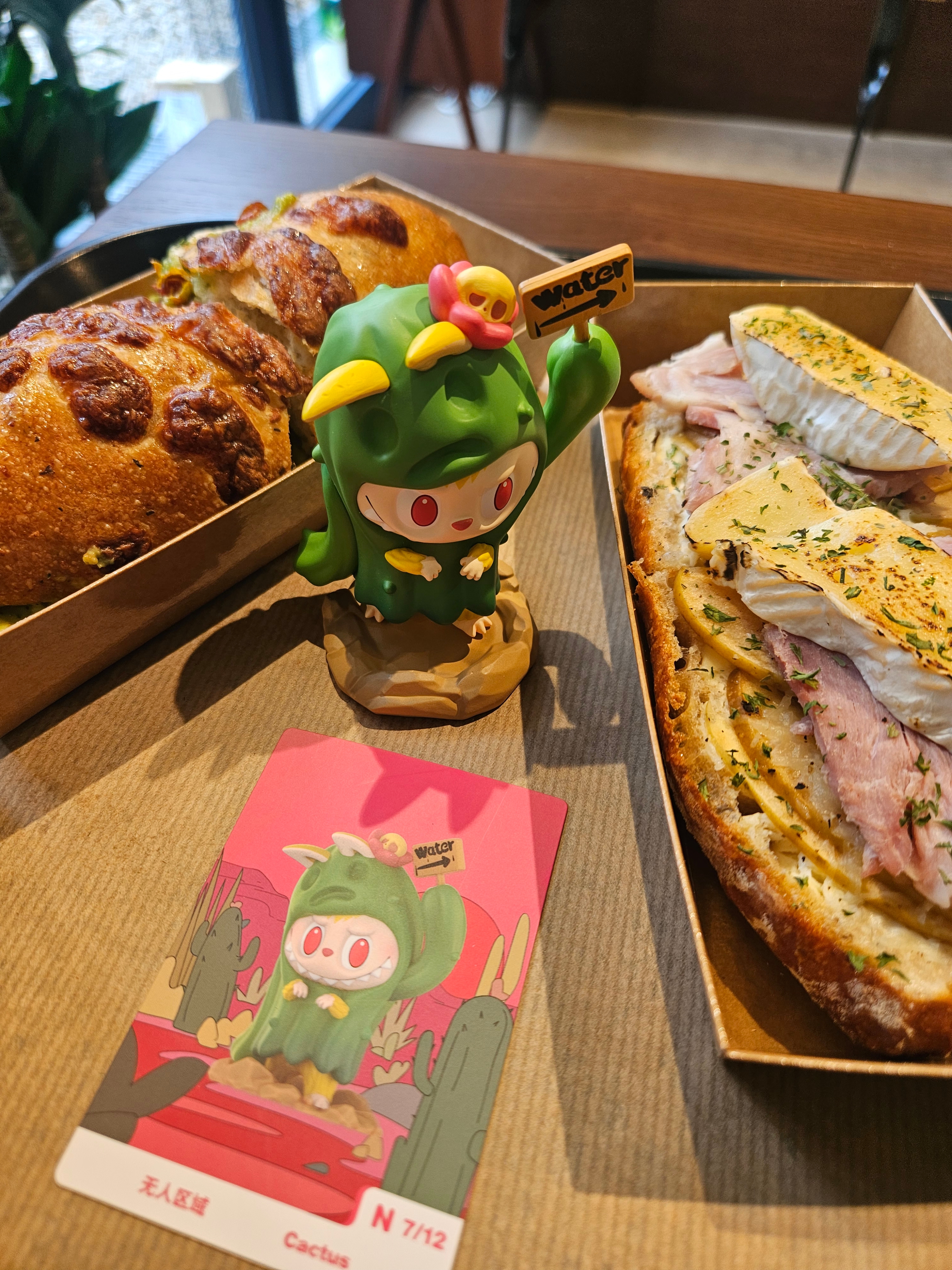 Pop Mart Labubu Almost Hidden Series Cactus (Opened Case) 착용 스타일 - 3