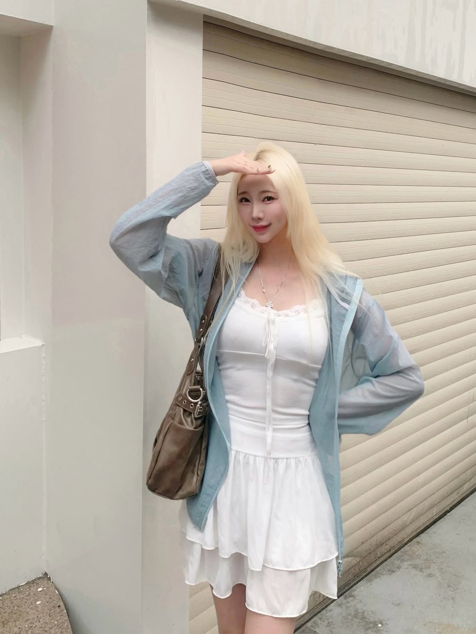 SLOW RECORD HOUSE Unisex Mesh Lightweight Jacket Skyblue 착용 스타일 - 1
