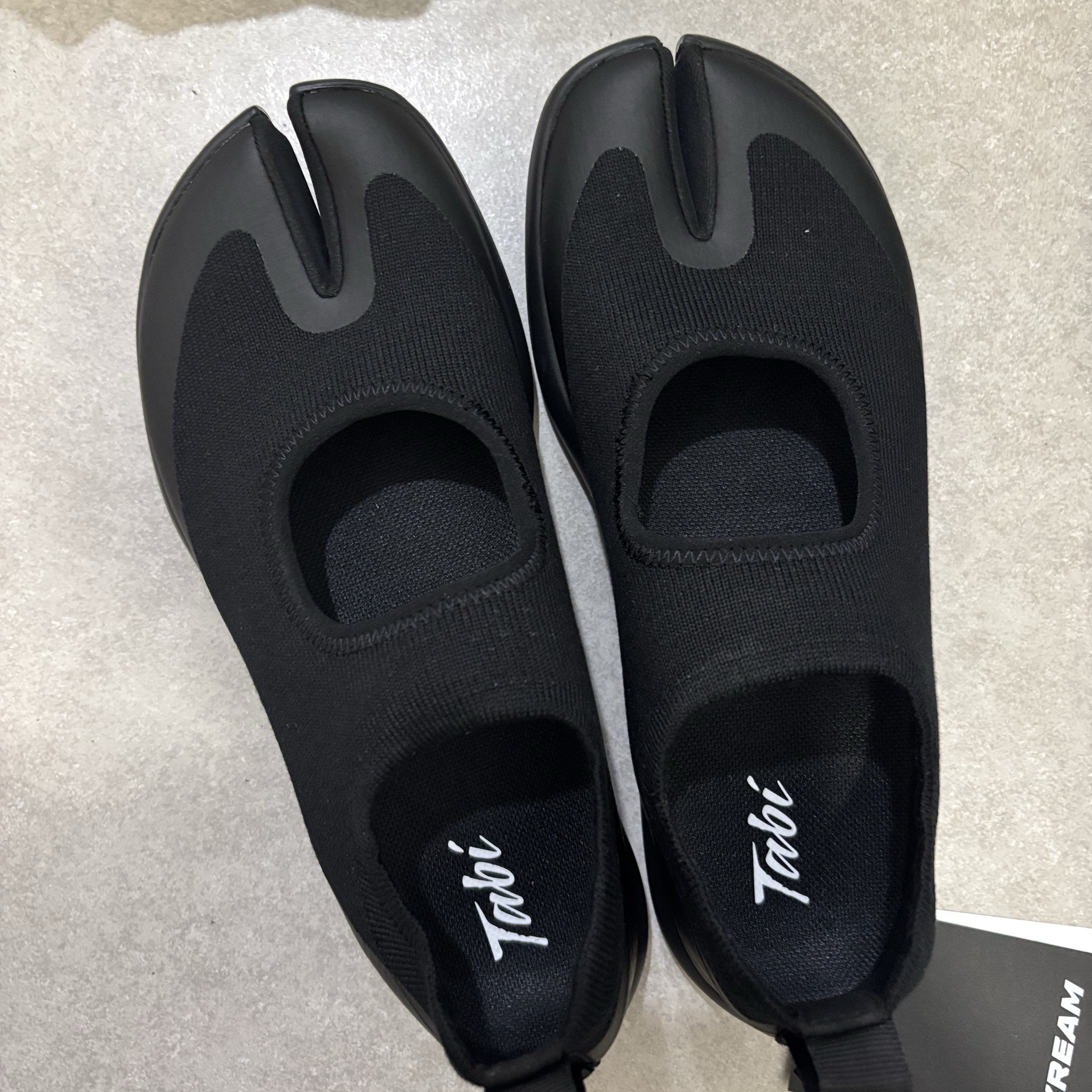 Tabi Sandal Black - 25SS 착용 스타일