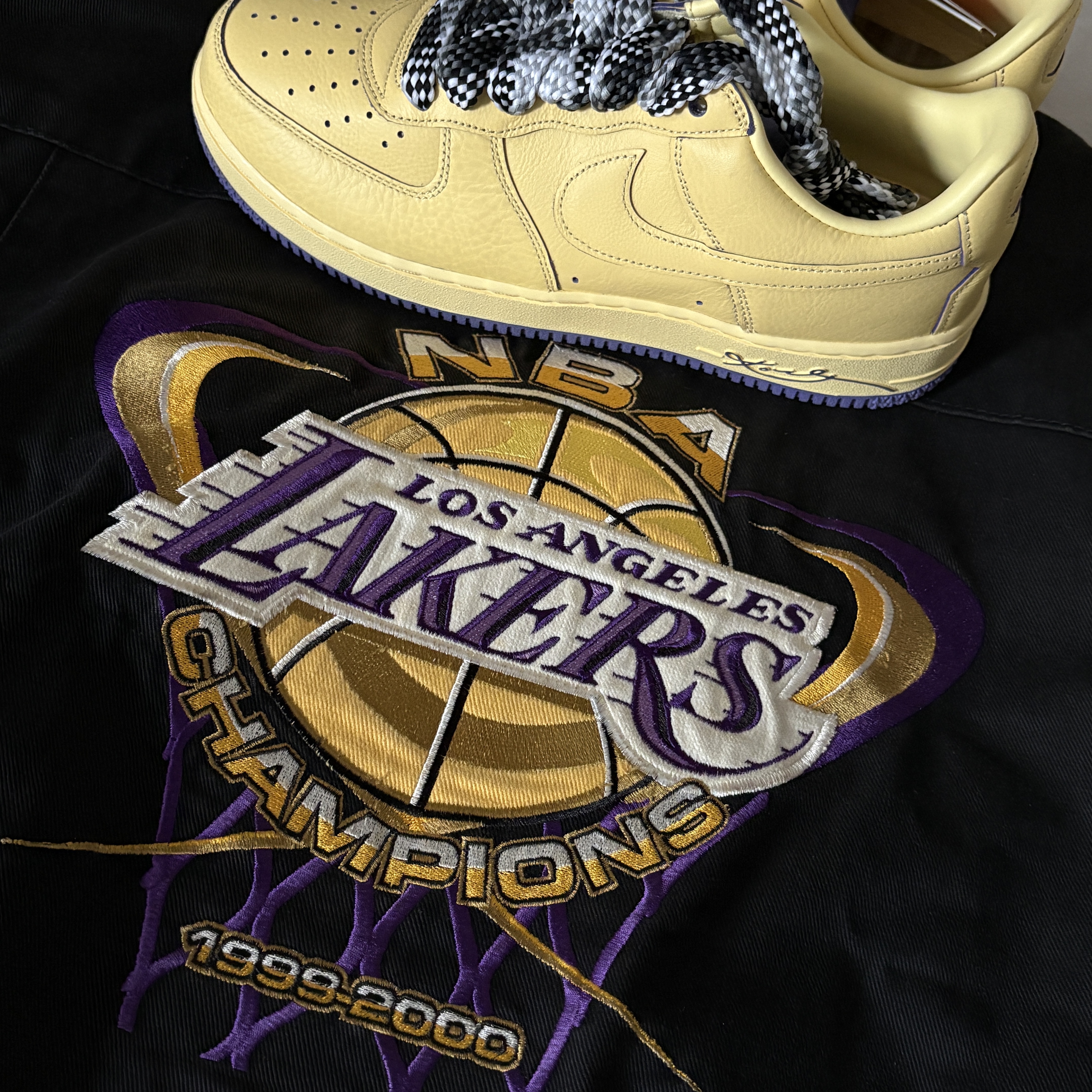 Nike Air Force 1 Low Protro Soft Yellow 착용 스타일 - 2