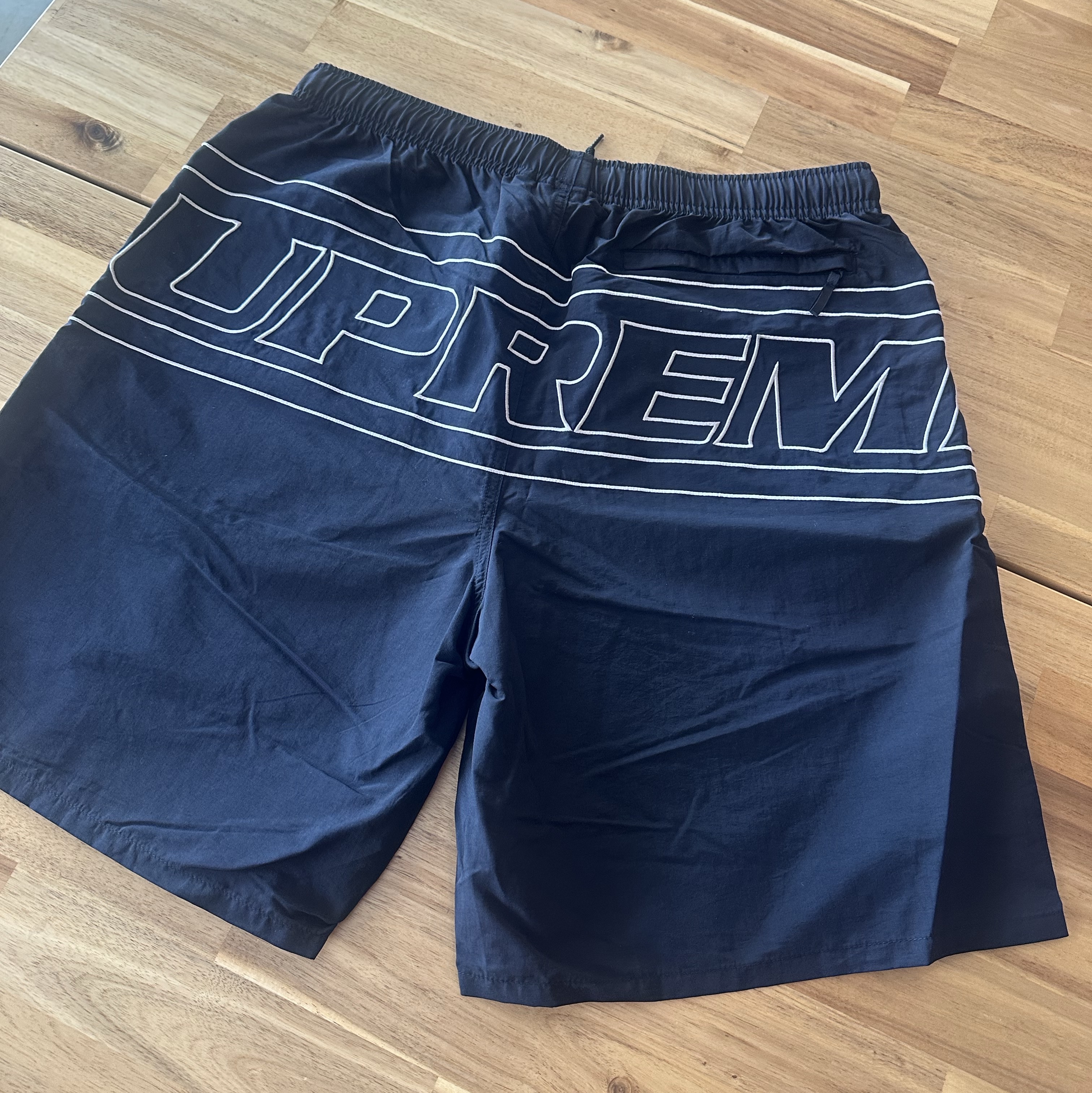 Supreme Big Logo Nylon Shorts Black - 25SS 착용 스타일